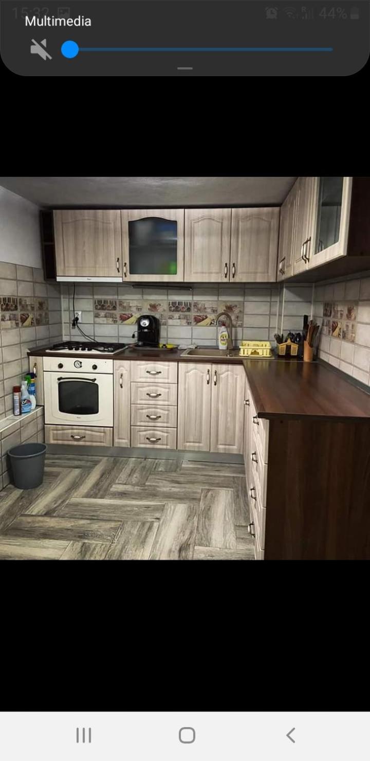 Five-Bedroom House - Photo 15
