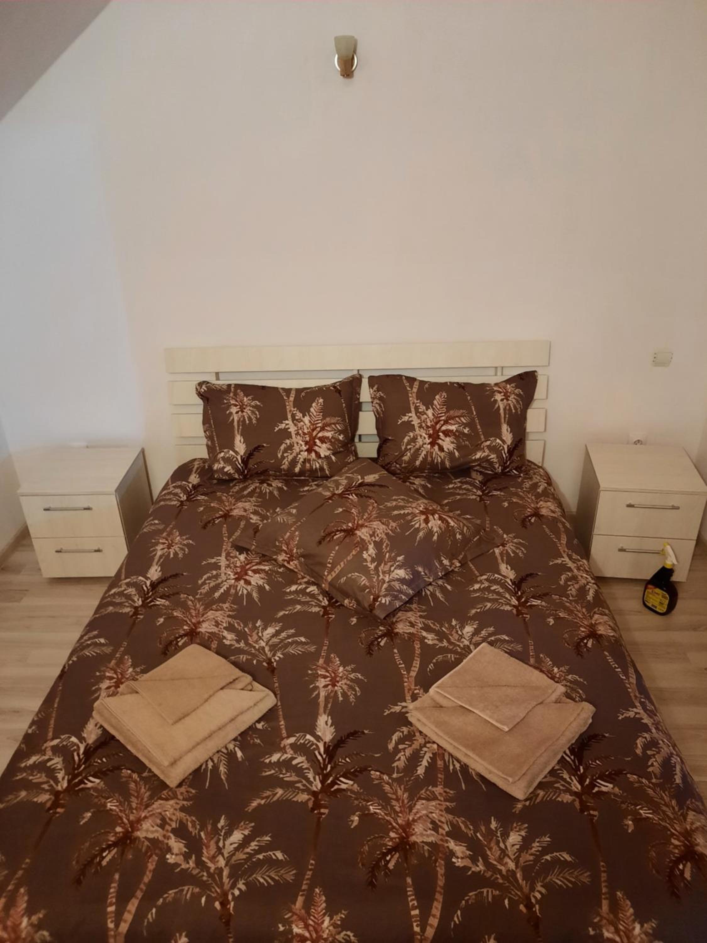 Five-Bedroom House - Photo 17