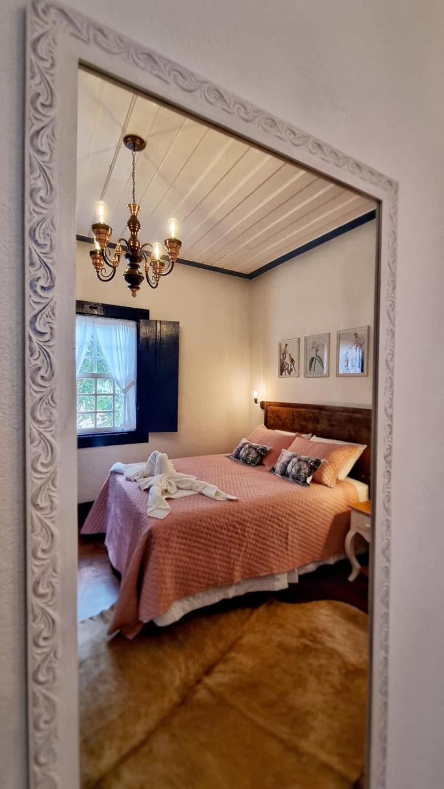 Deluxe King Suite photo 1