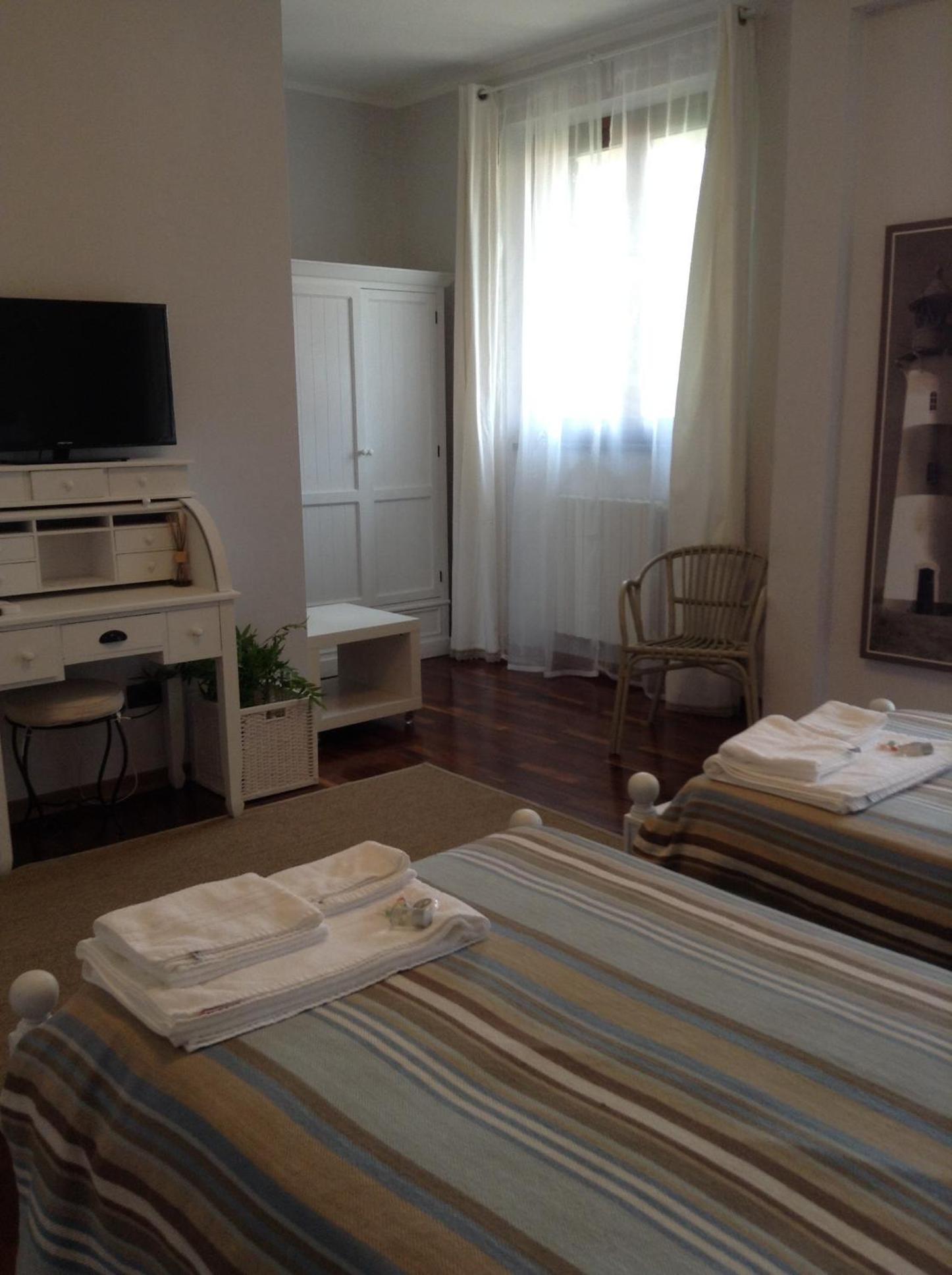 Comfort Triple Room with Shower - Photo 2