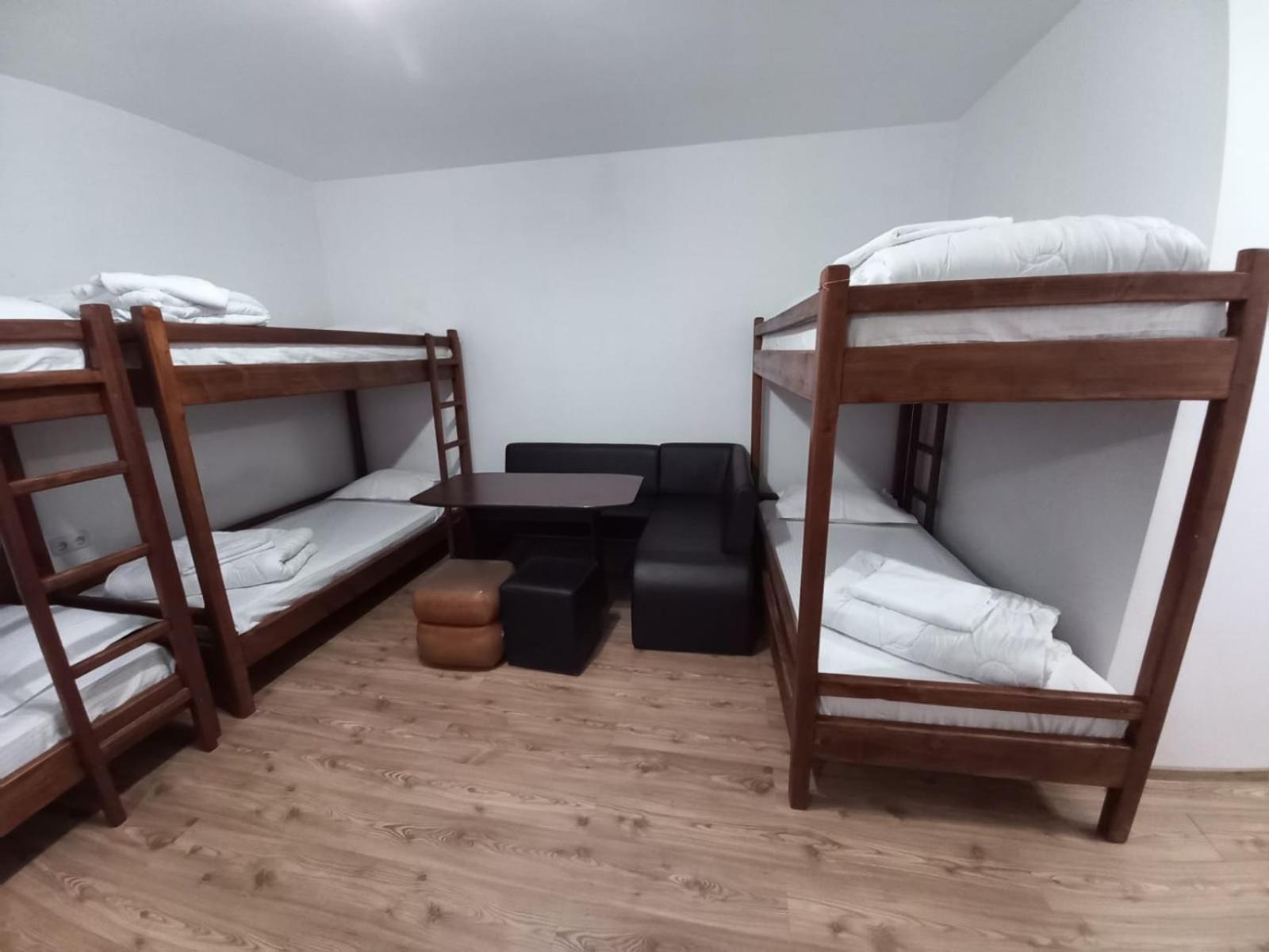 8-Bed Male Dormitory Room photo 3
