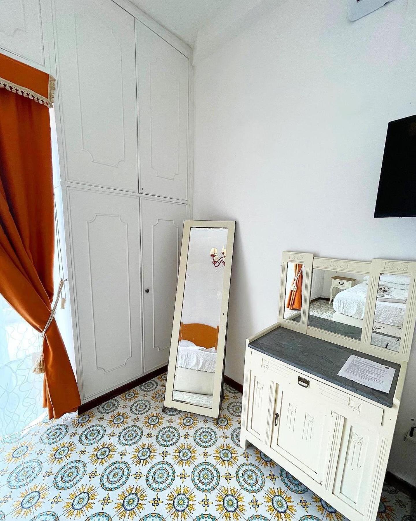  Suite with Sea View - Photo 8