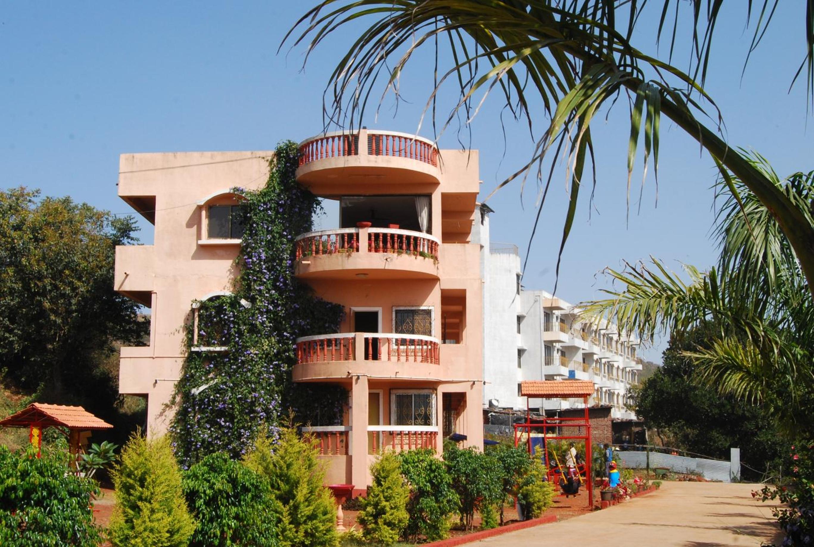 Three-Bedroom Villa photo 2