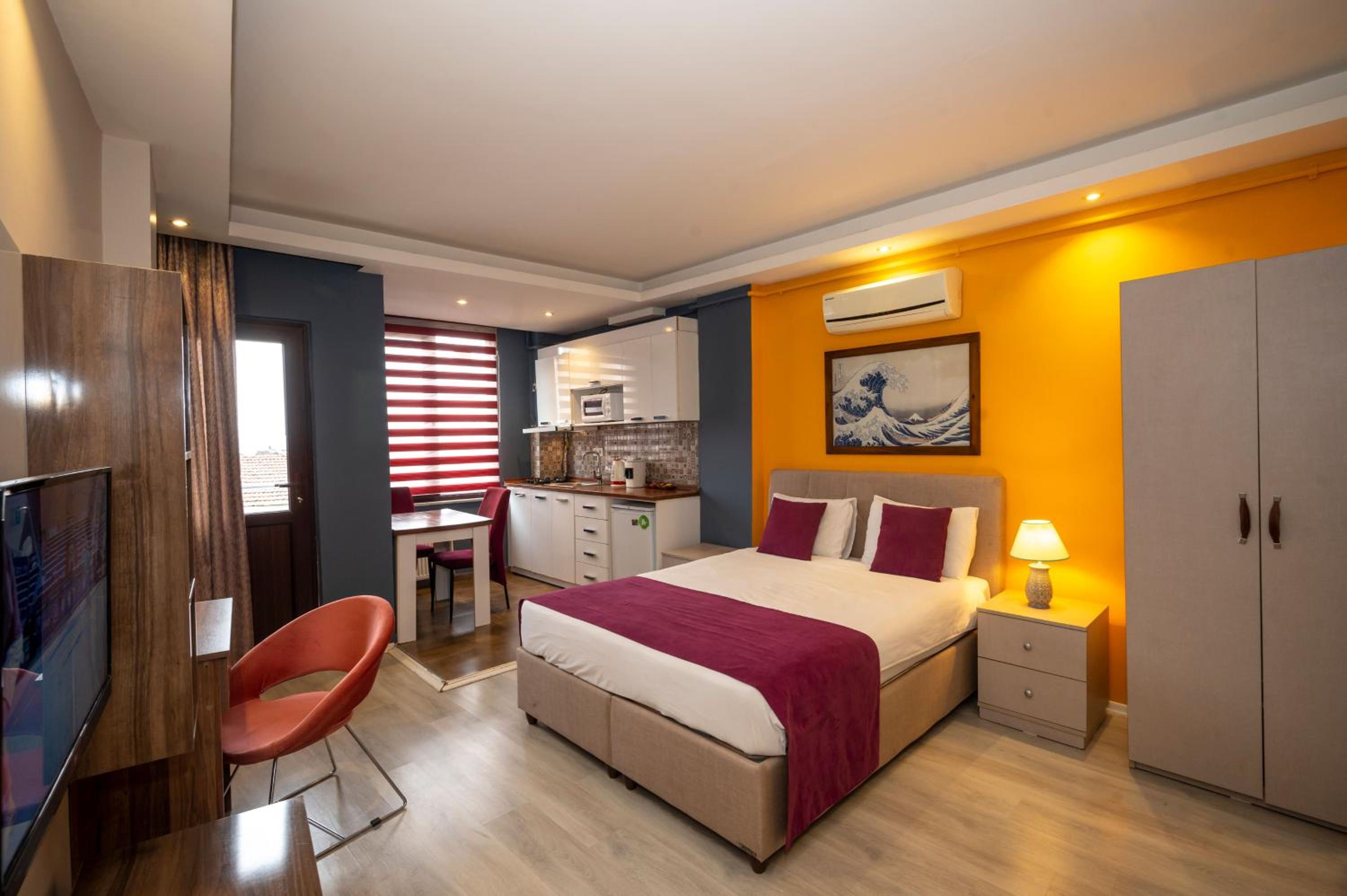 Studio Apartment