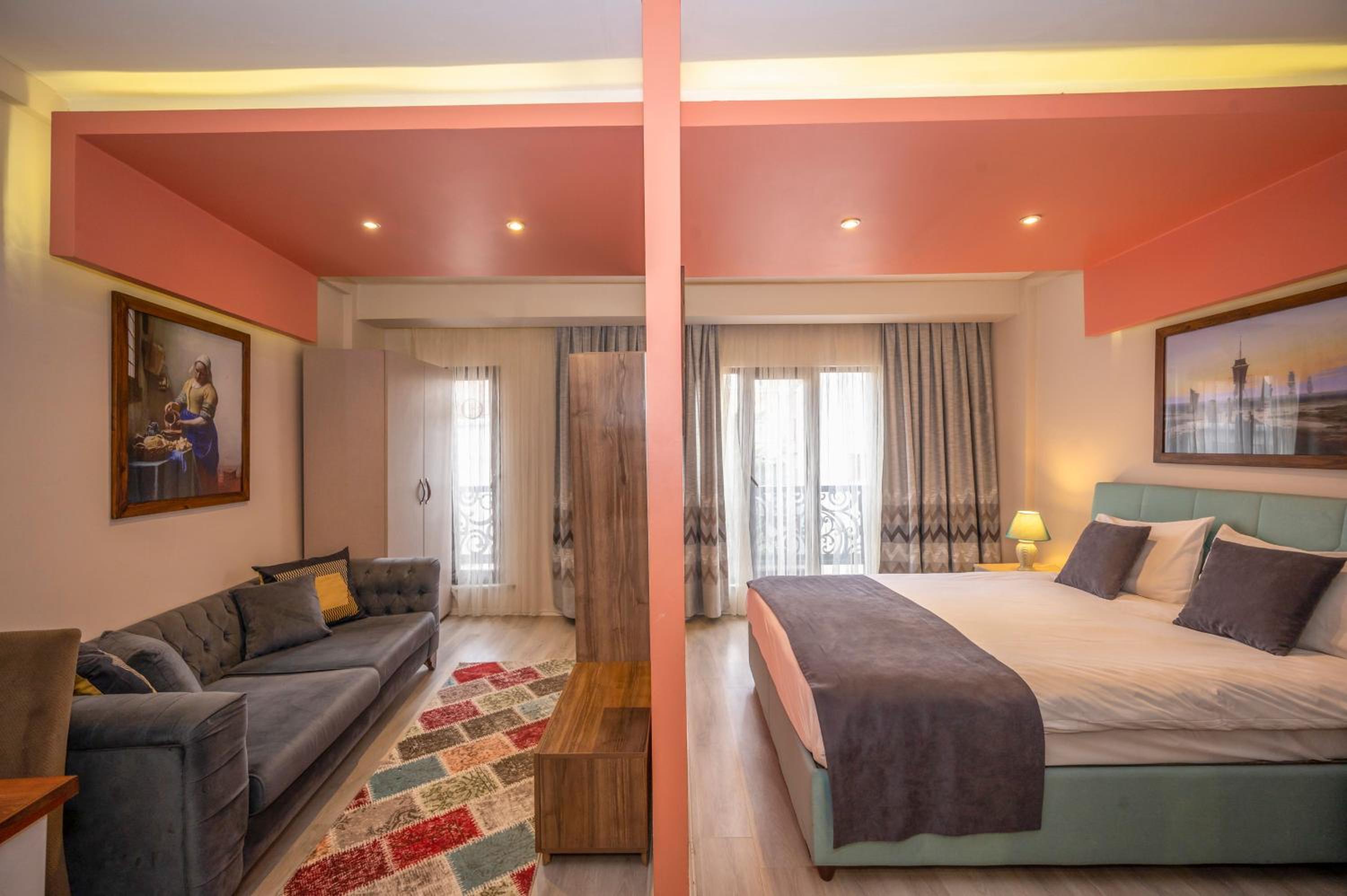 Studio Apartment photo 2