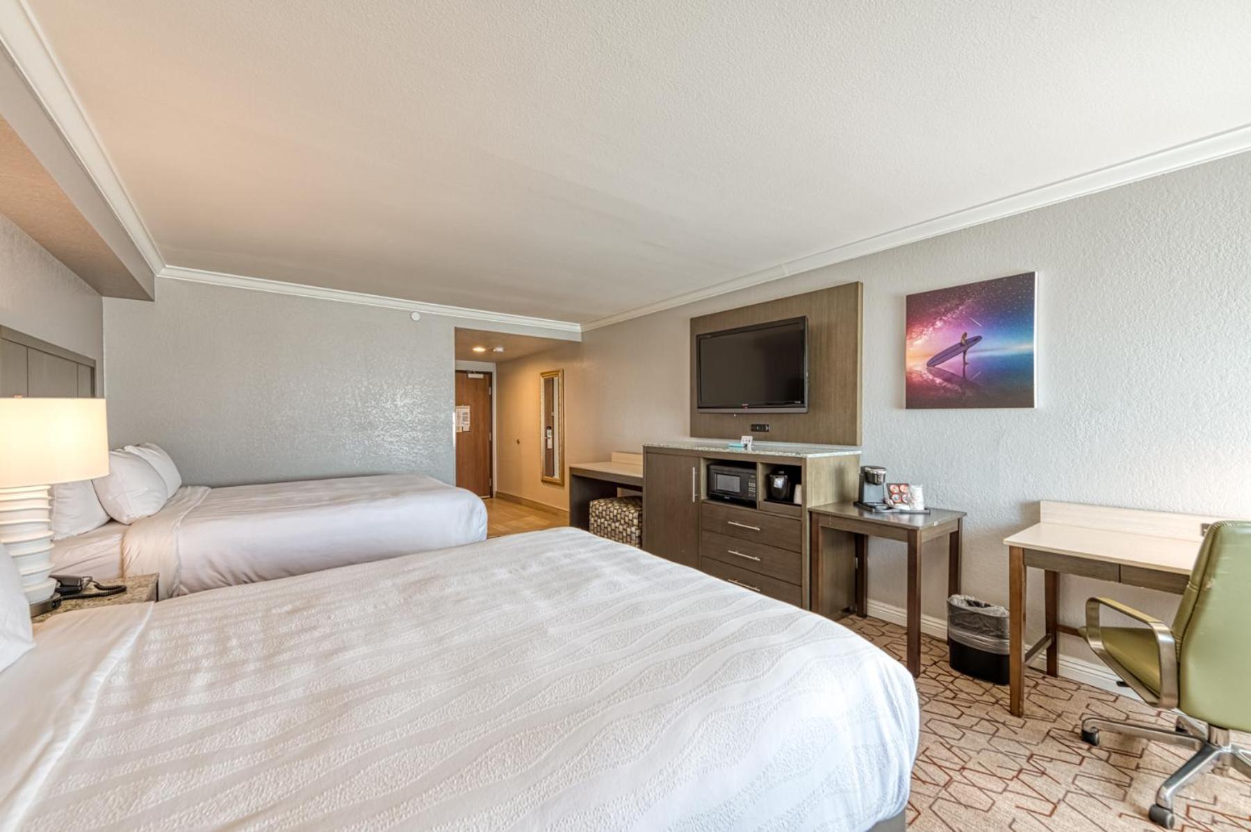 Queen Room with Two Queen Beds with Accessible Tub - Accessible/Non Smoking - Photo 1