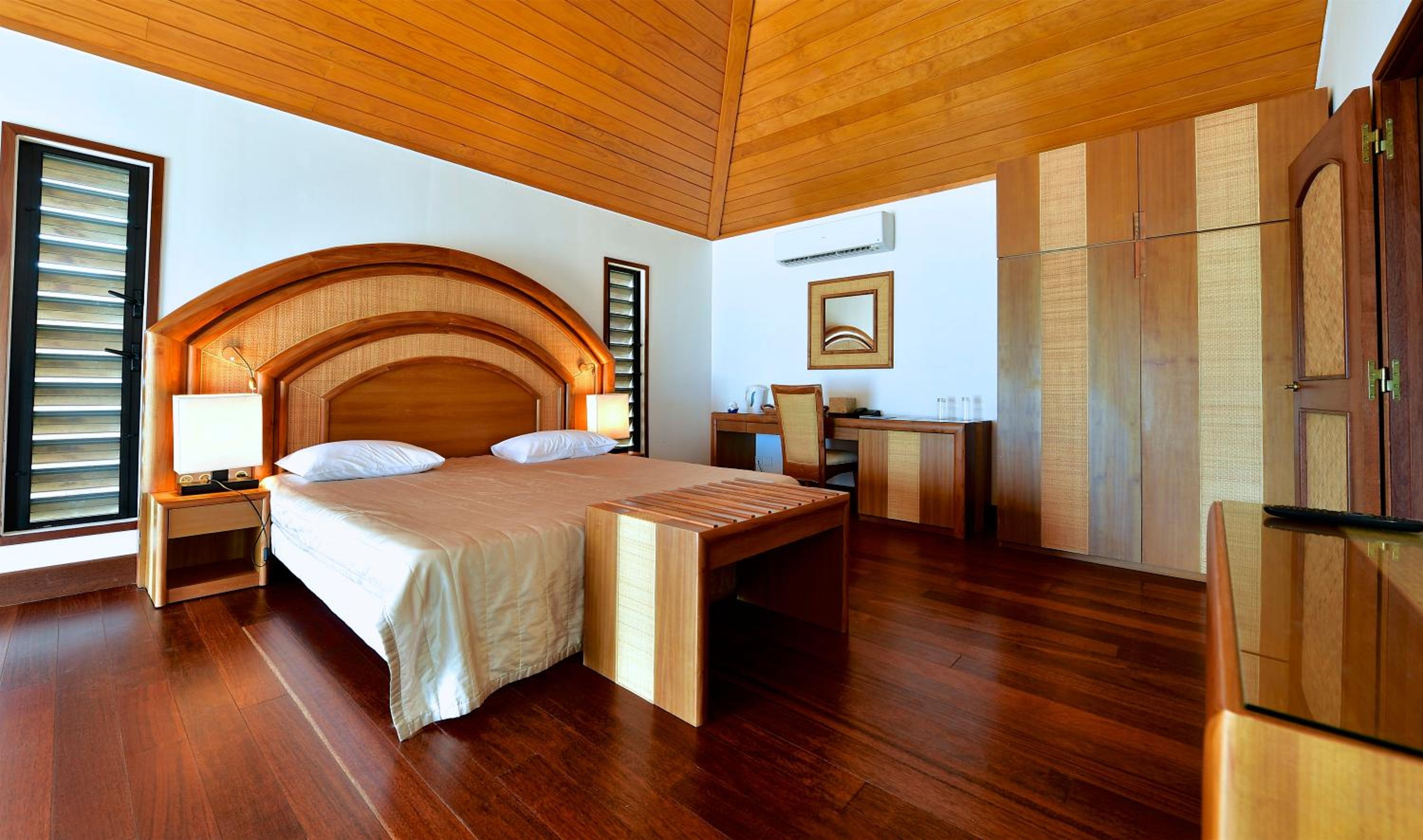 Deluxe Bungalow with Sea View