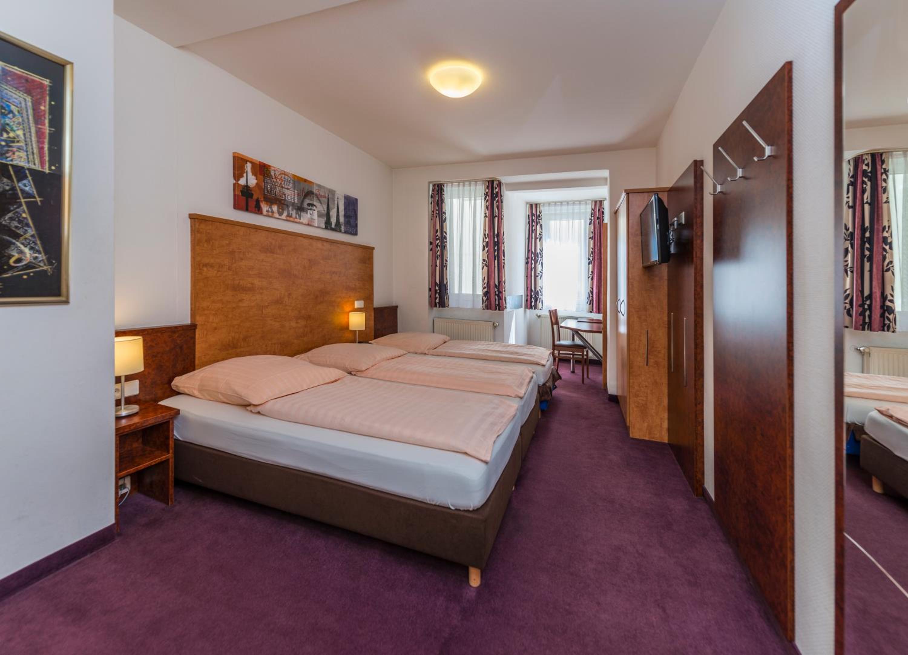 Triple Room - Photo 1