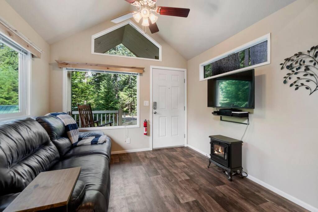 Two-Bedroom House photo 3