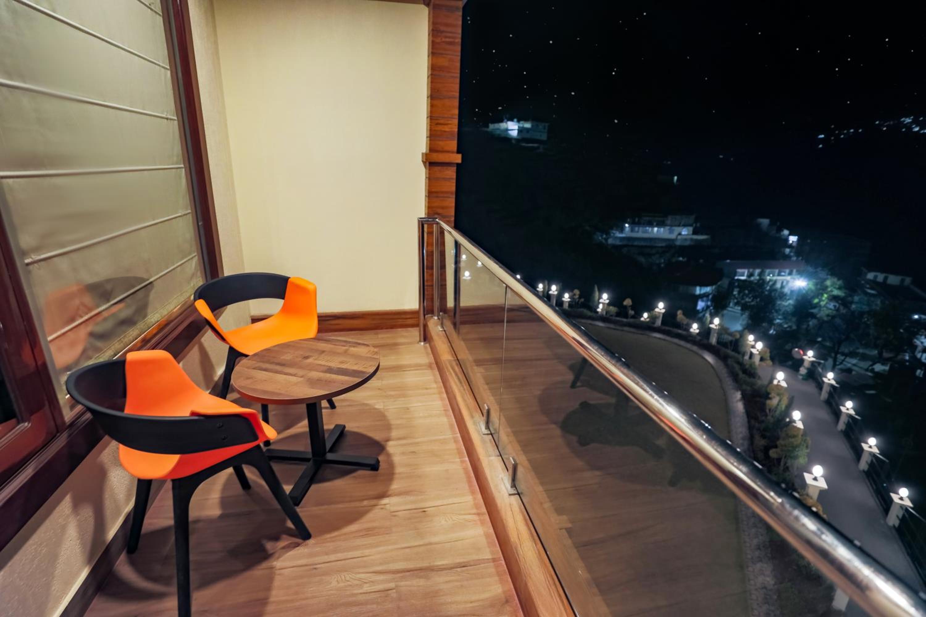 Premium Mountain View Room with Private Balcony - Photo 5