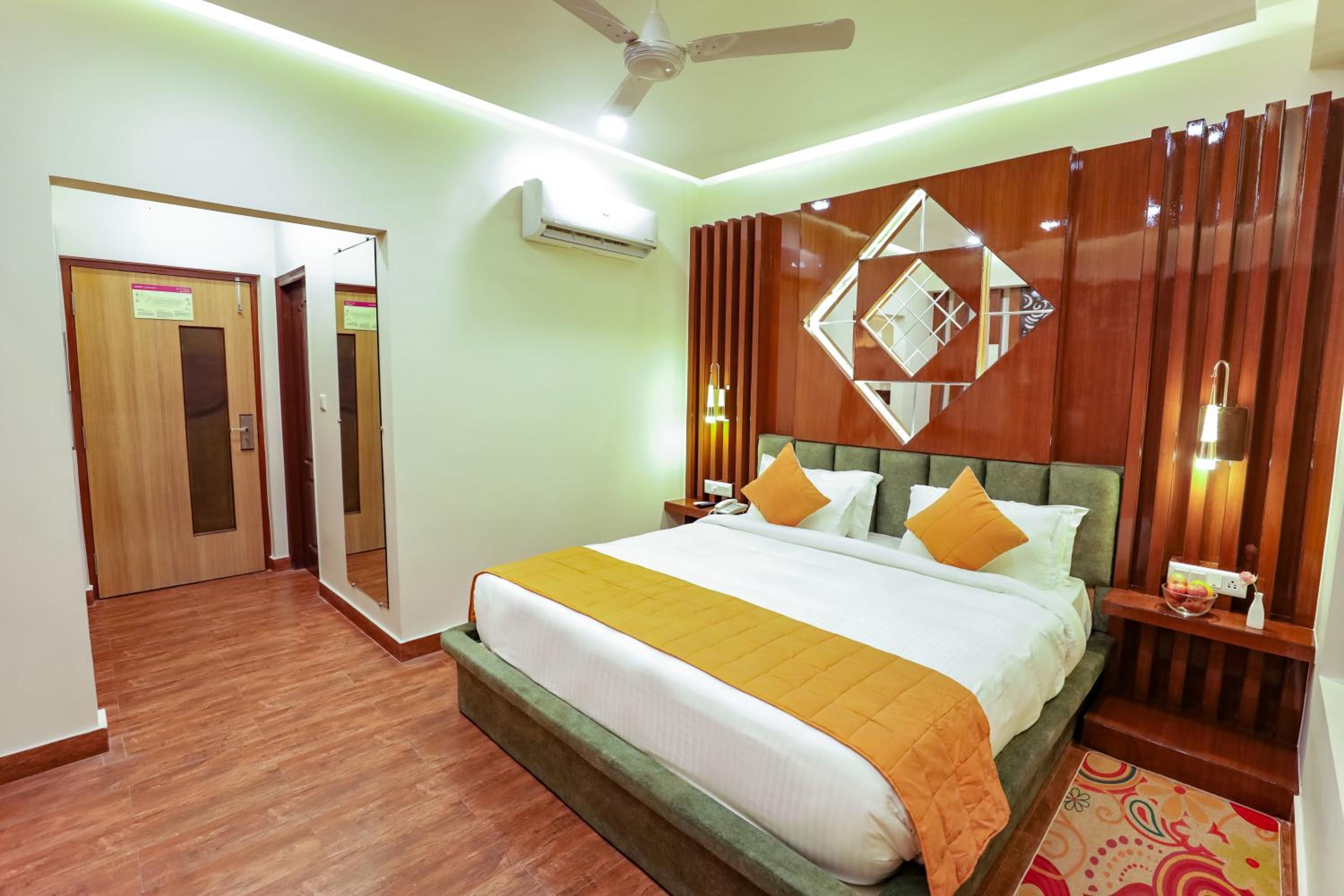 Premium Mountain View Room with Private Balcony - Photo 1