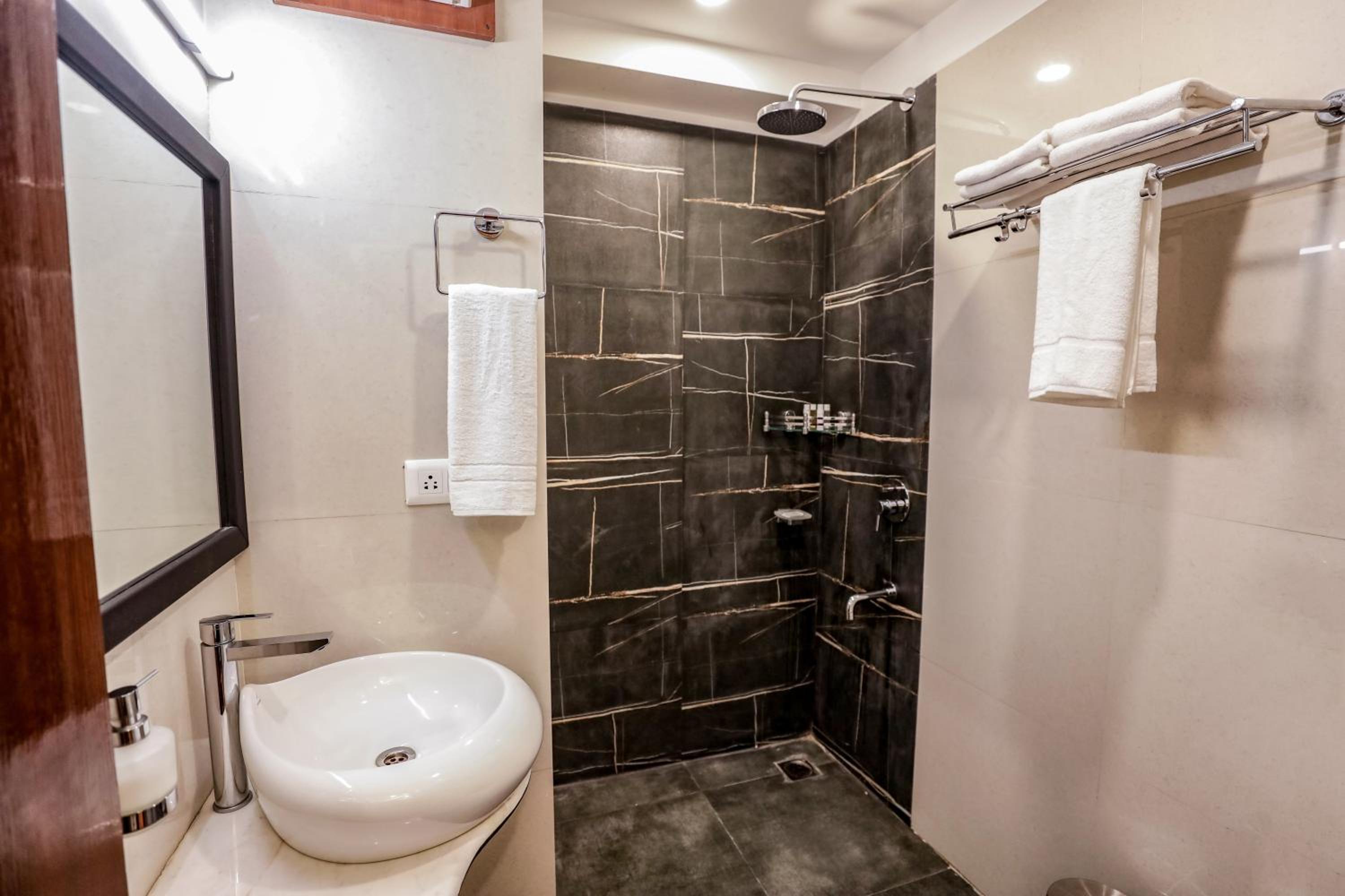 Deluxe Double Room - Photo 5