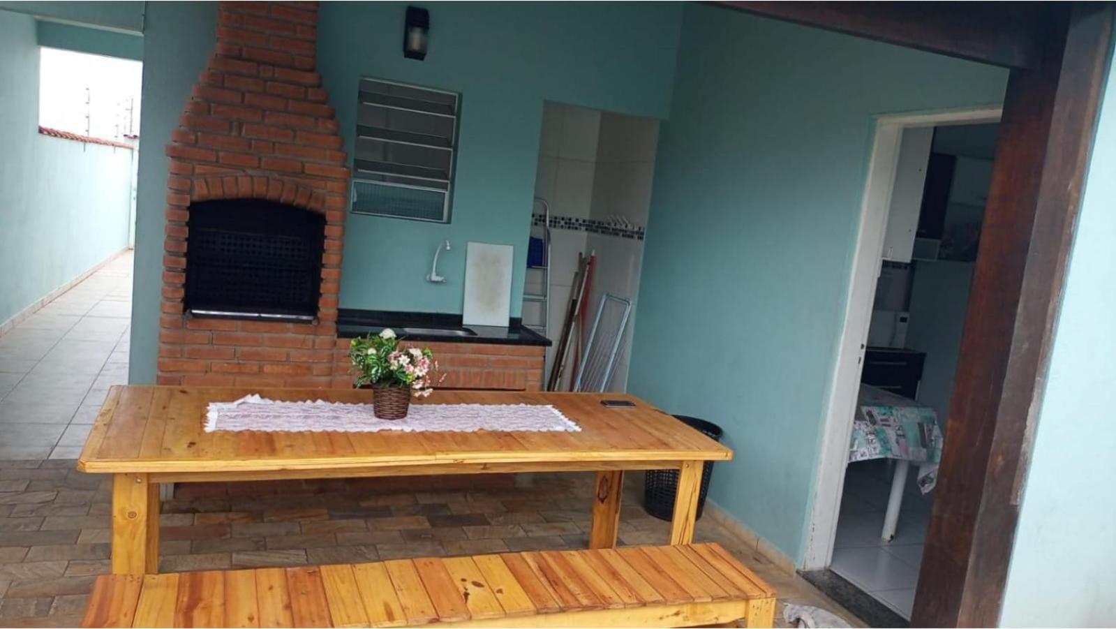 Three-Bedroom House photo 3