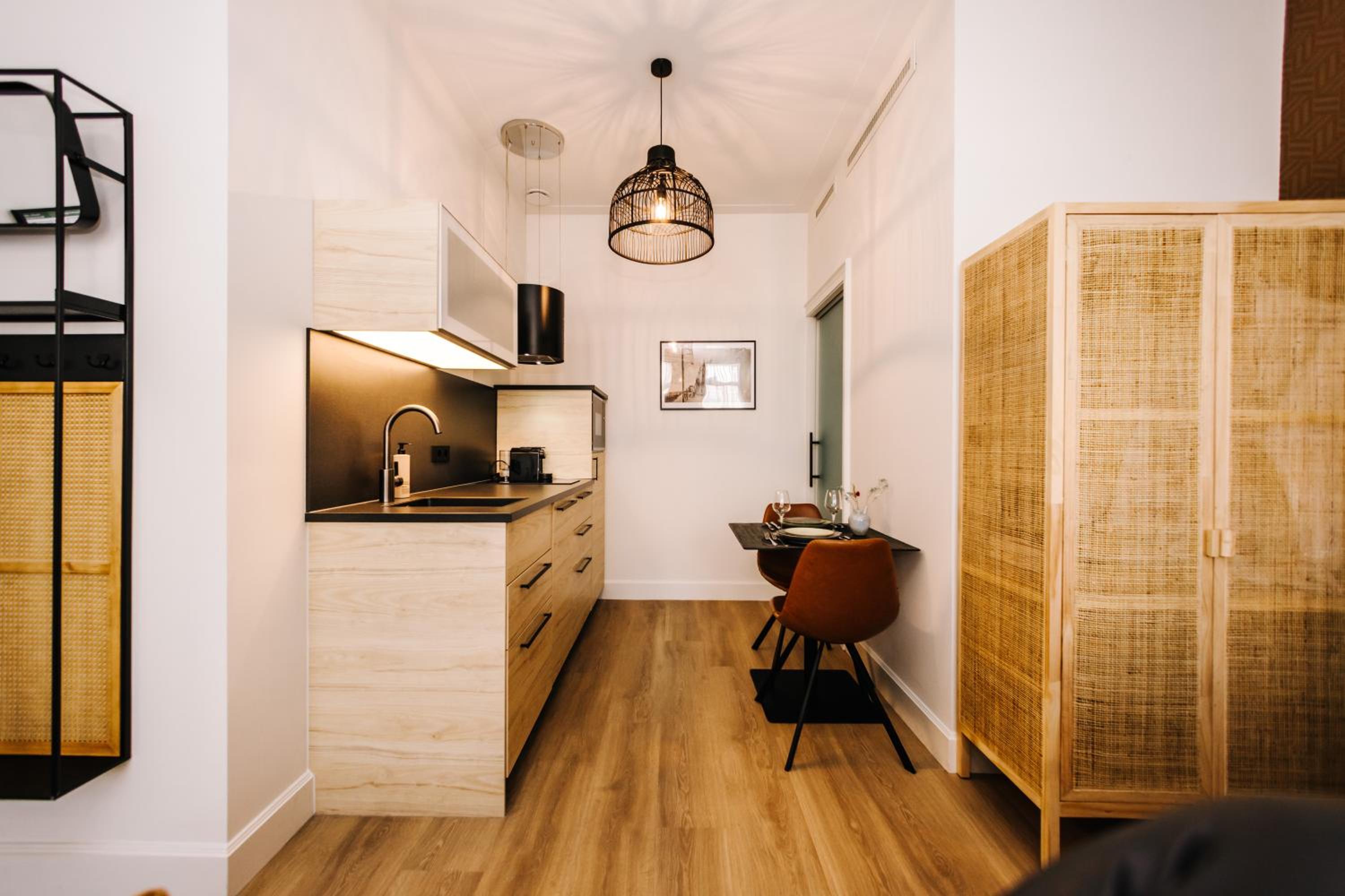 Suite - Photo 14