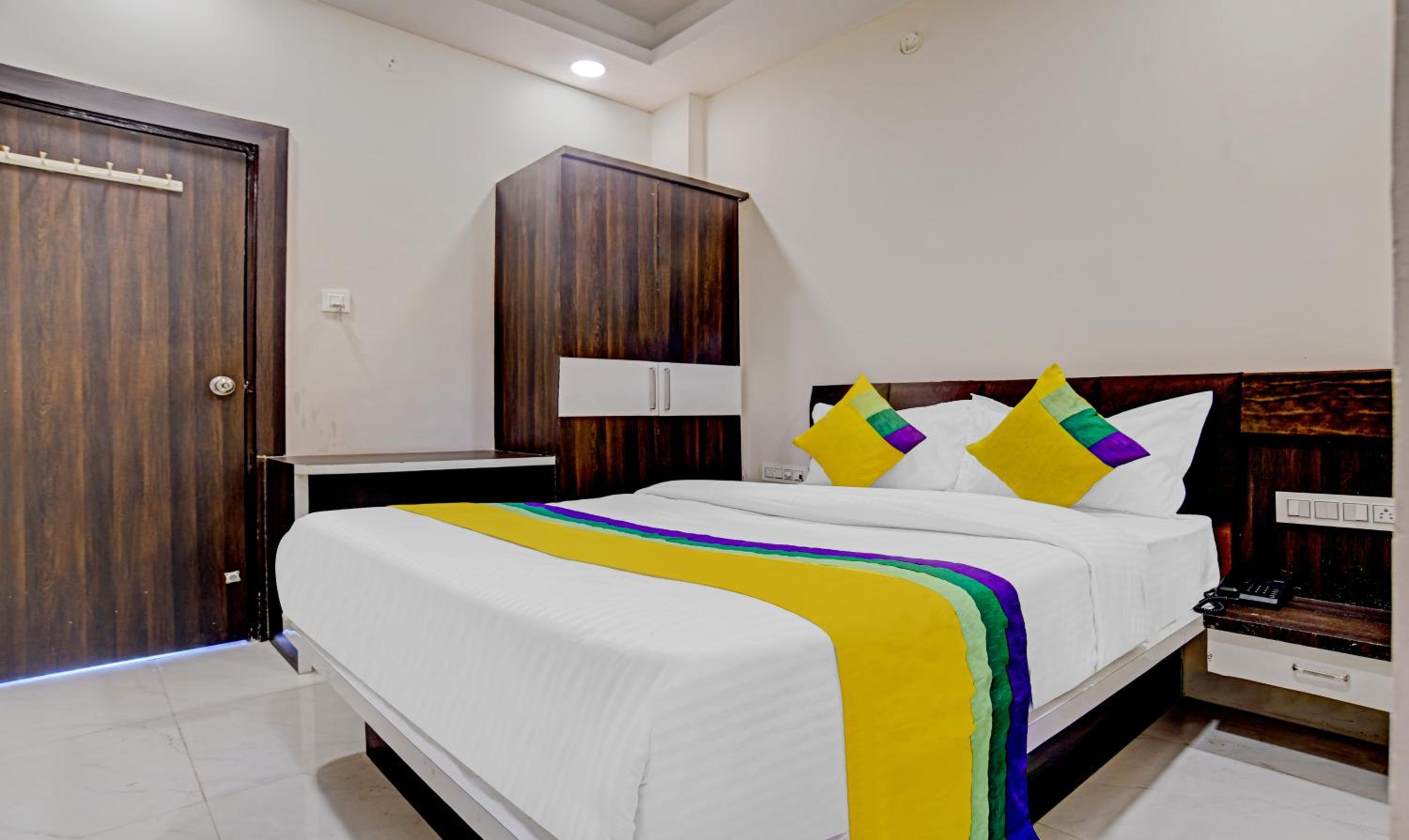 Deluxe Double or Twin Room - Photo 5
