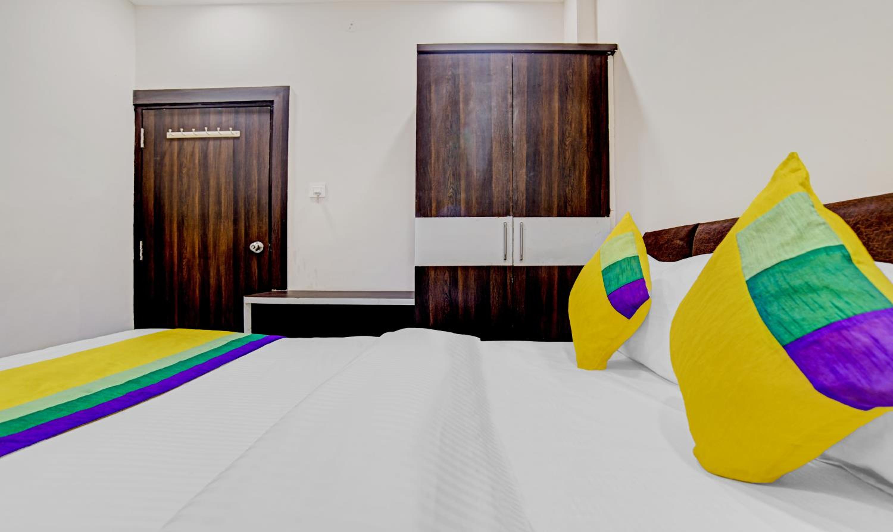 Deluxe Double or Twin Room - Photo 3