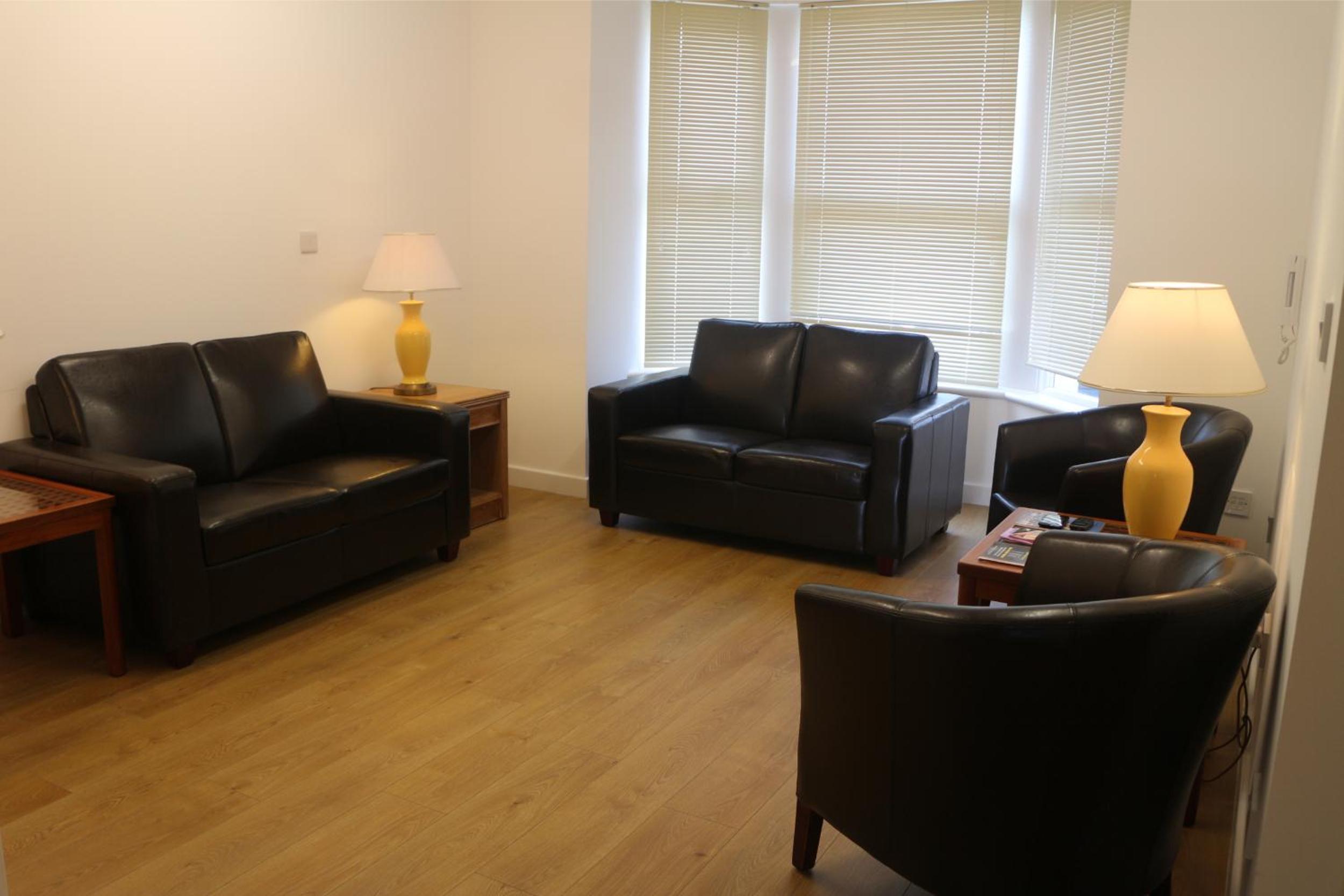 Double Room with Private Bathroom - Photo 7