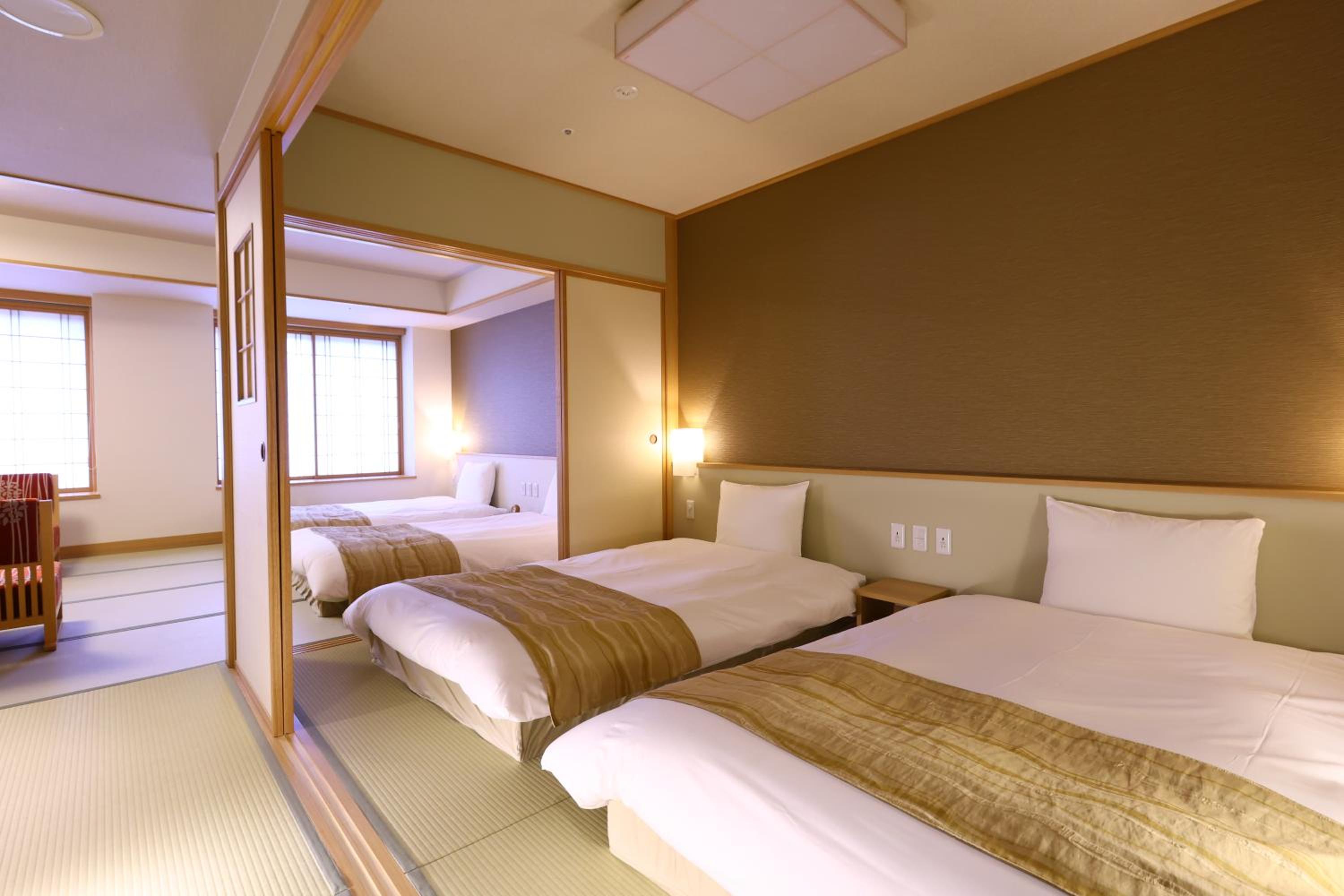 Suite with Bathtub  - Non-Smoking photo 2