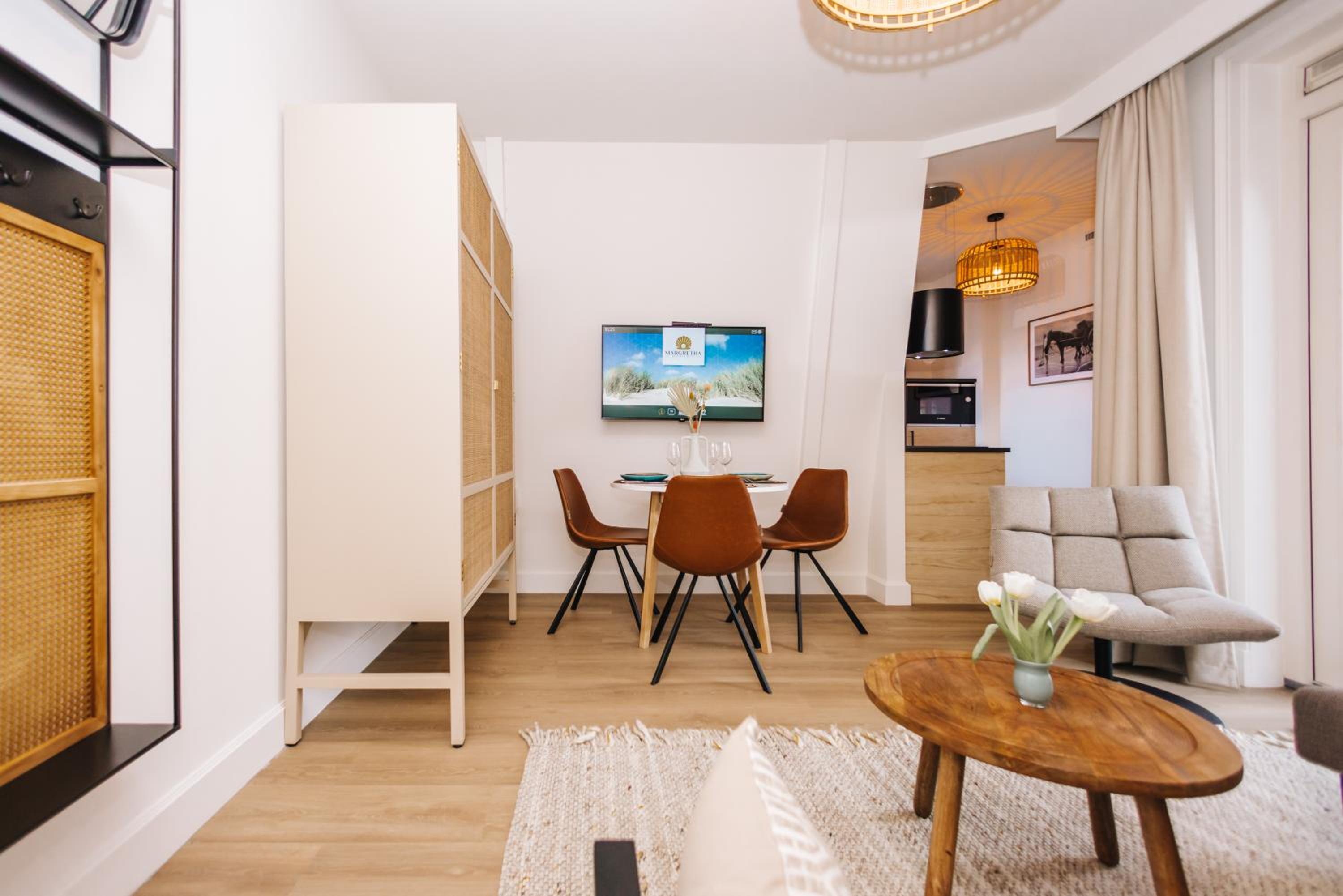 Suite with Balcony - Photo 2