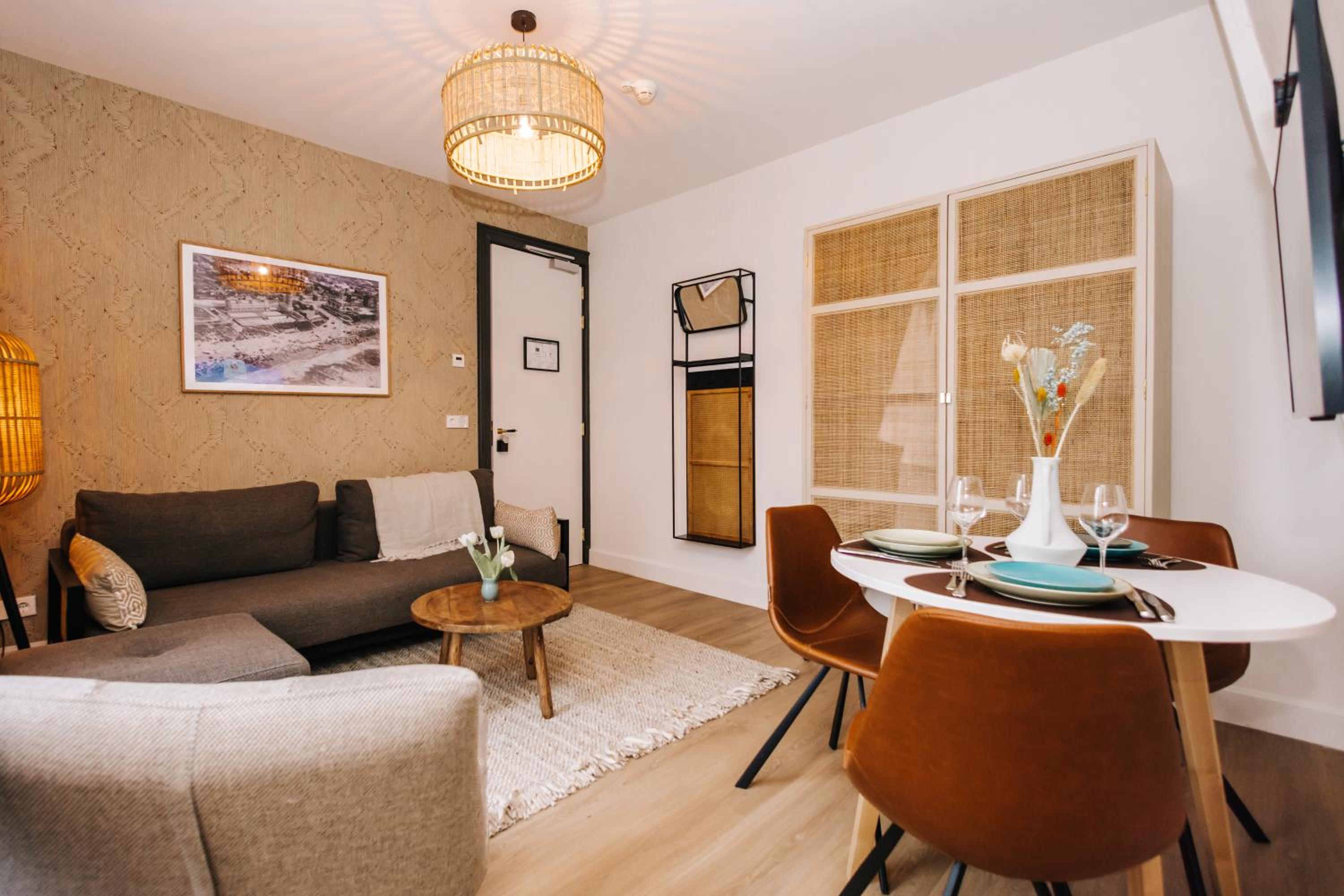 Suite with Balcony - Photo 3