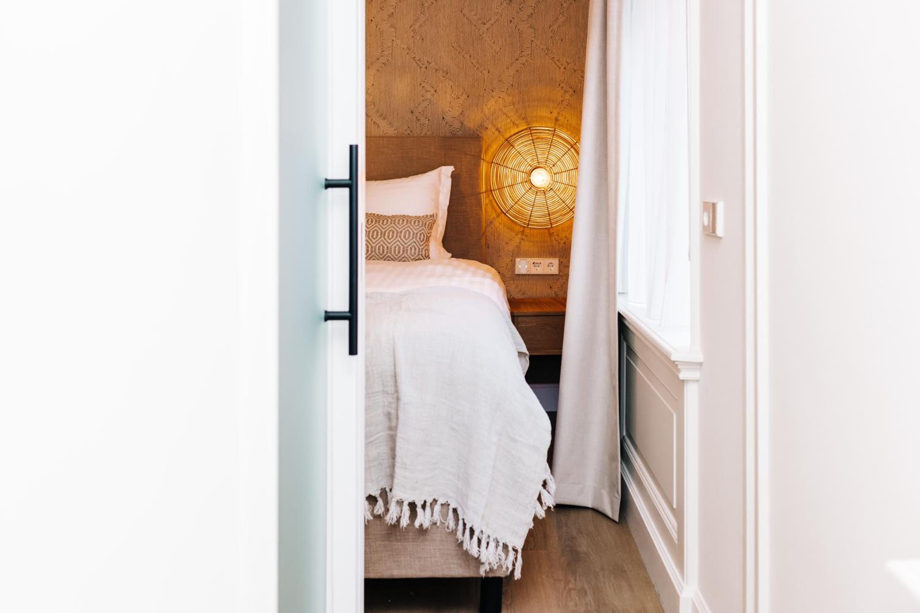 Suite with Balcony - Photo 11