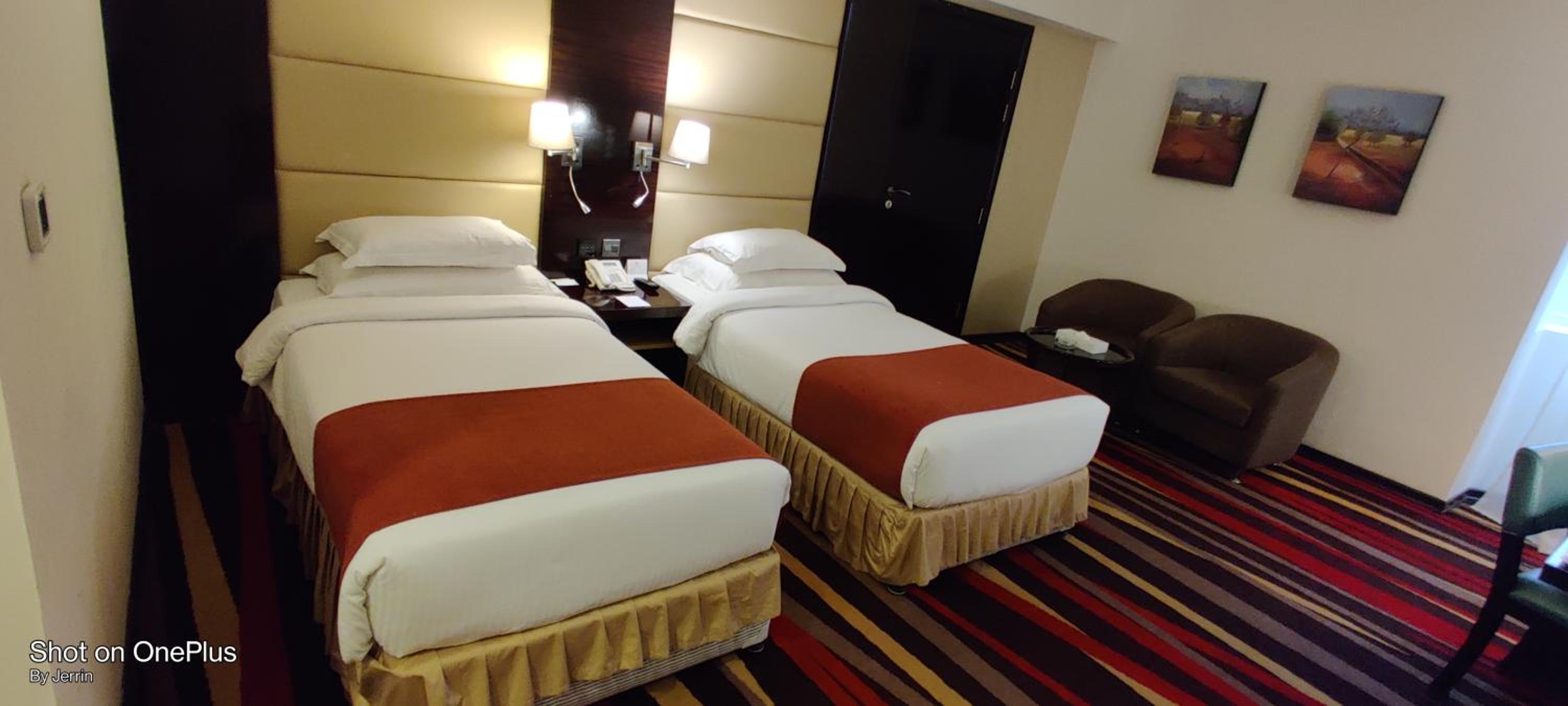 Standard Twin Room — photo 1