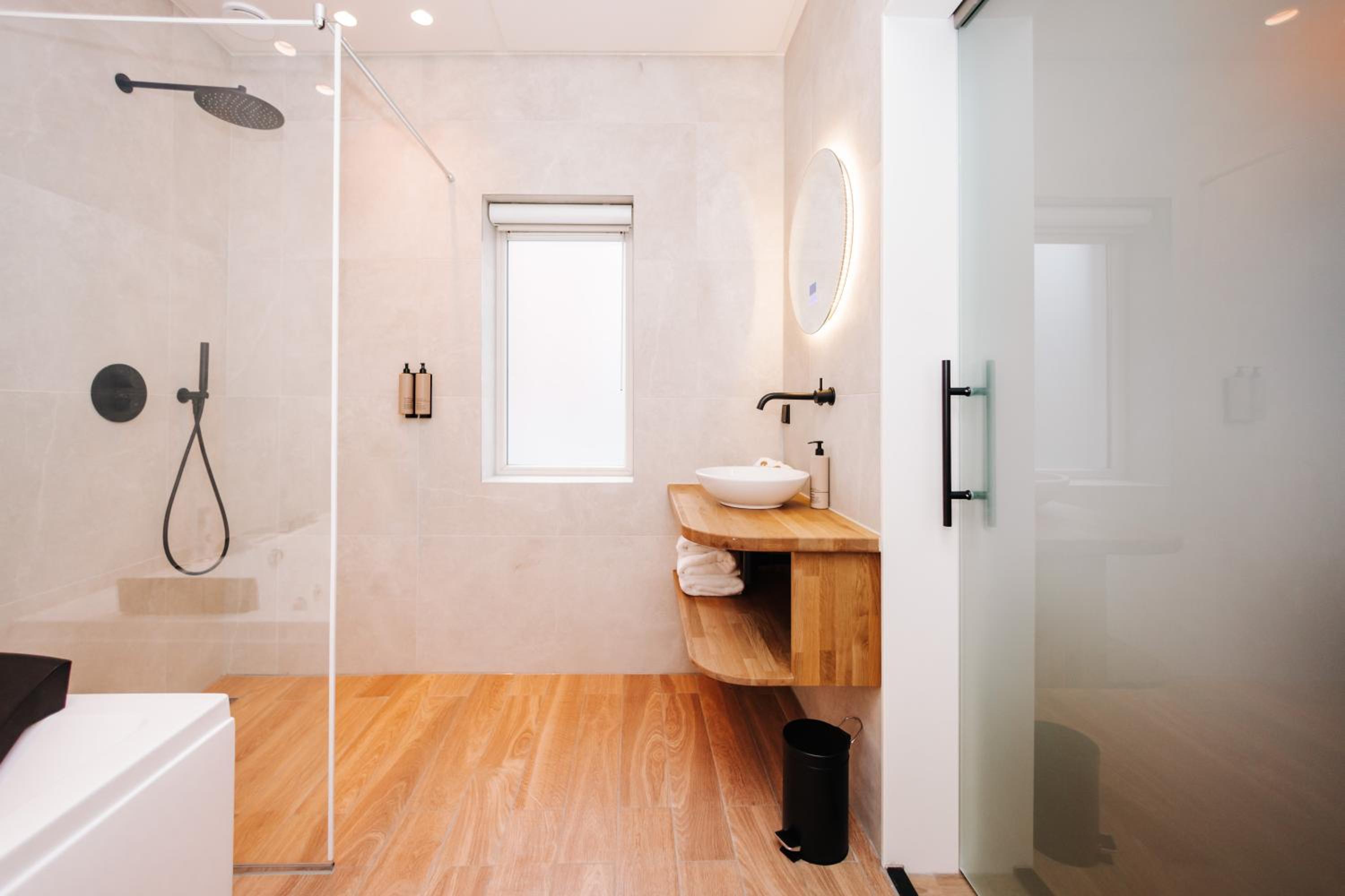 Suite with Spa Bath - Photo 9