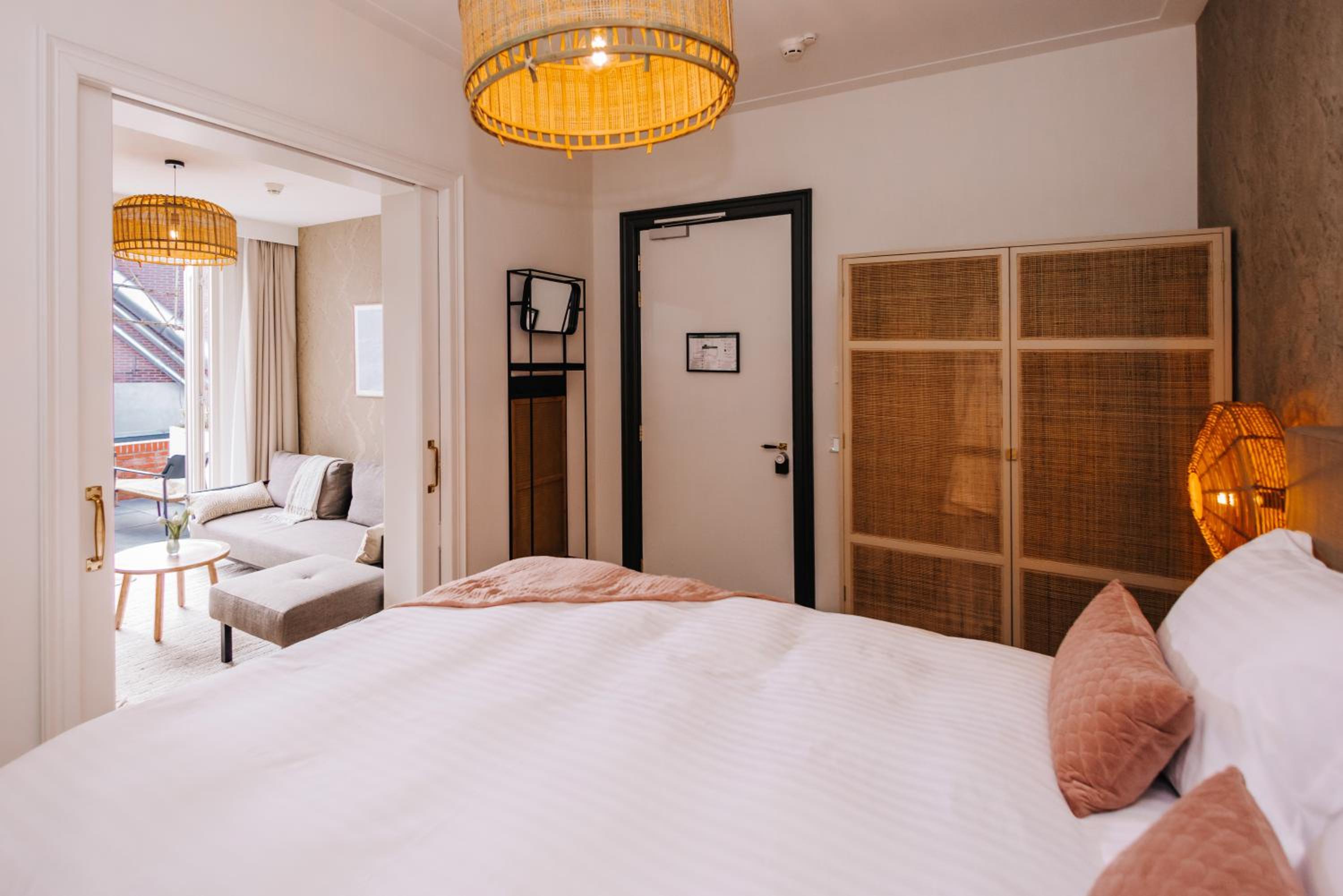 Suite with Spa Bath - Photo 17