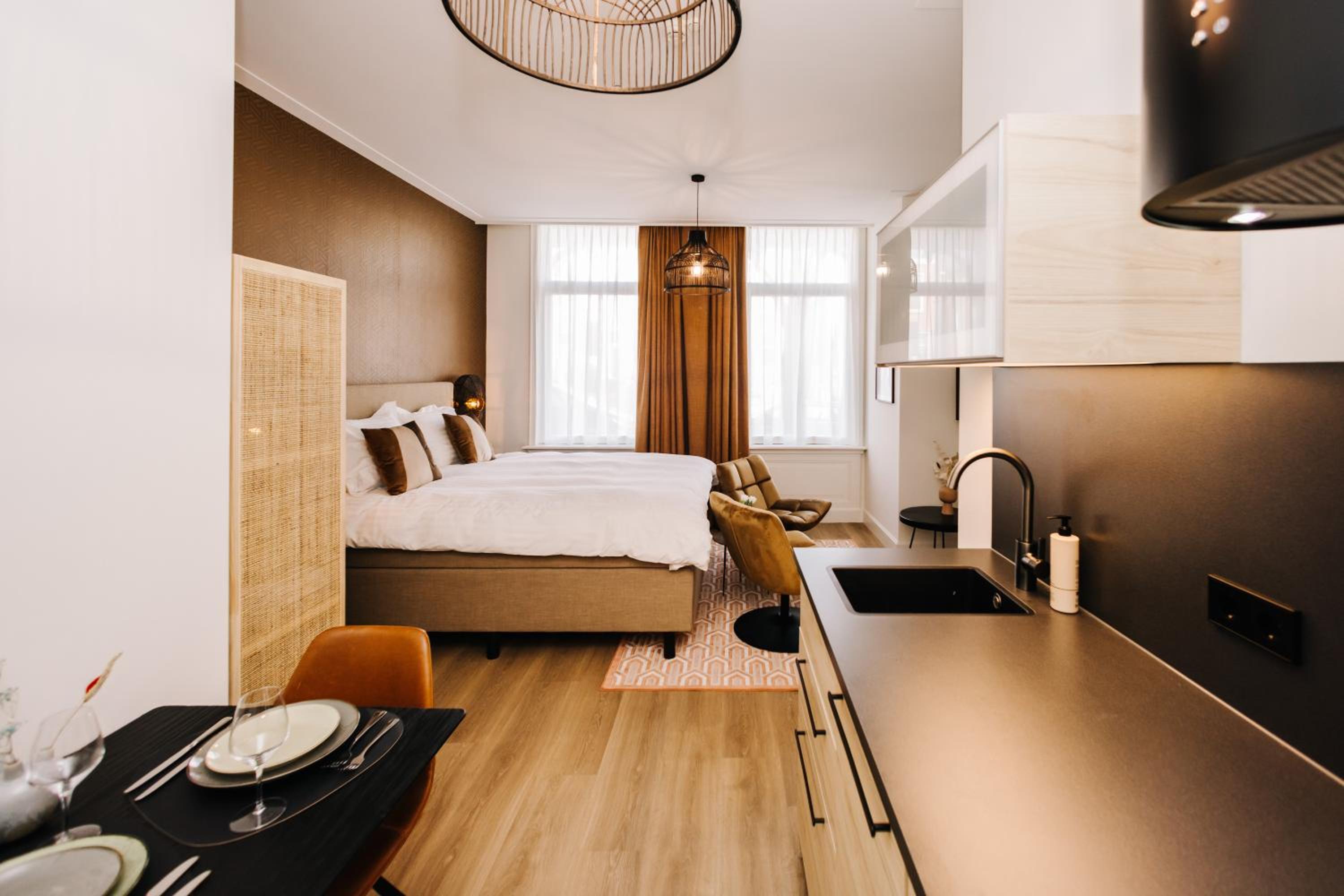 Suite - Photo 5