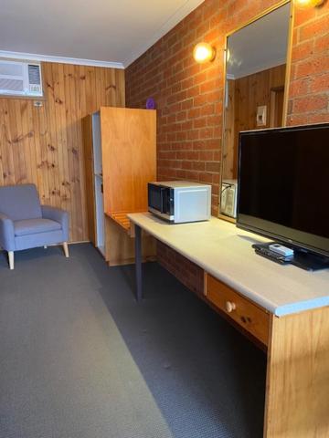 Deluxe Double or Twin Room - Photo 6
