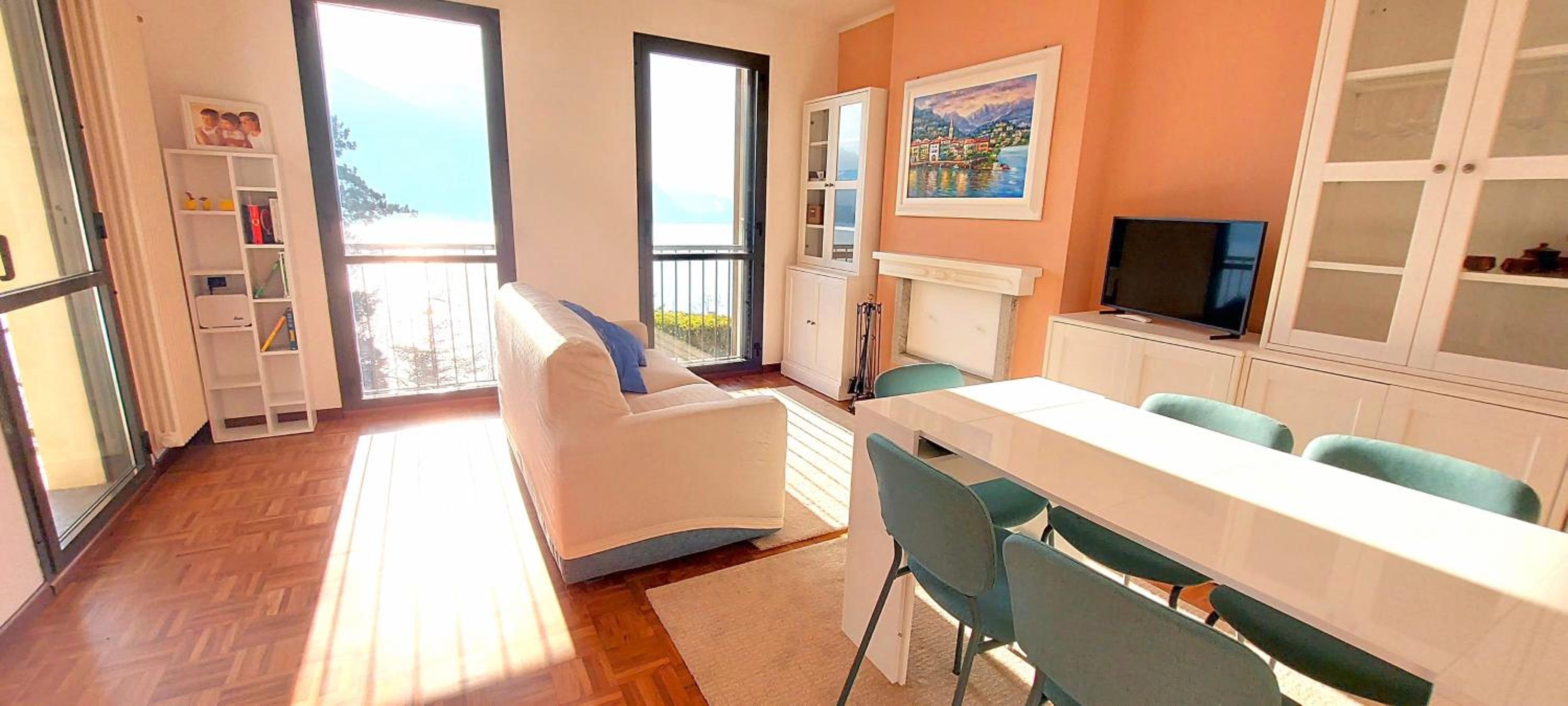 Apartment with Balcony photo 1