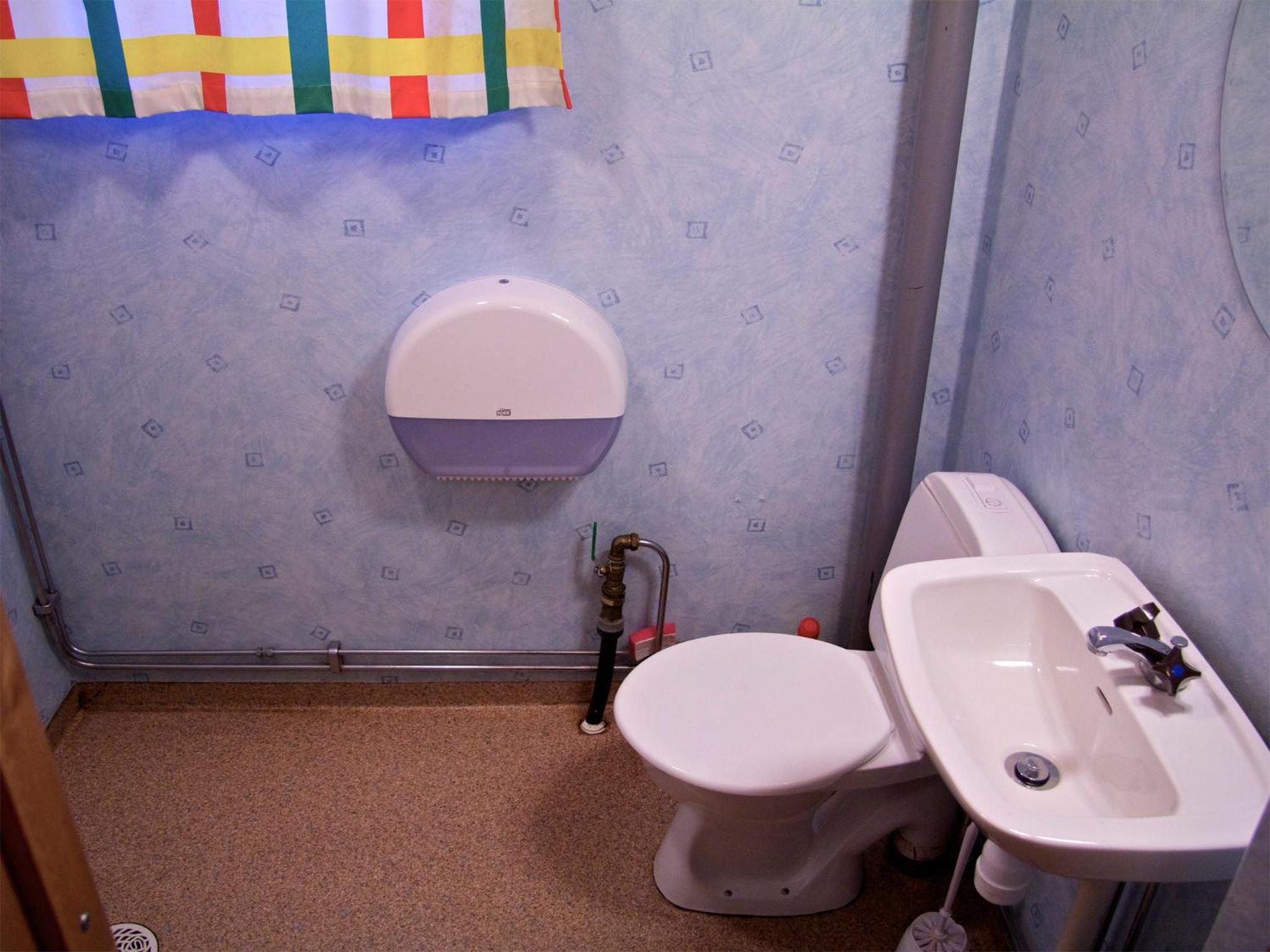 One-Bedroom Cottage (4 Adults) - No Pets - Photo 3