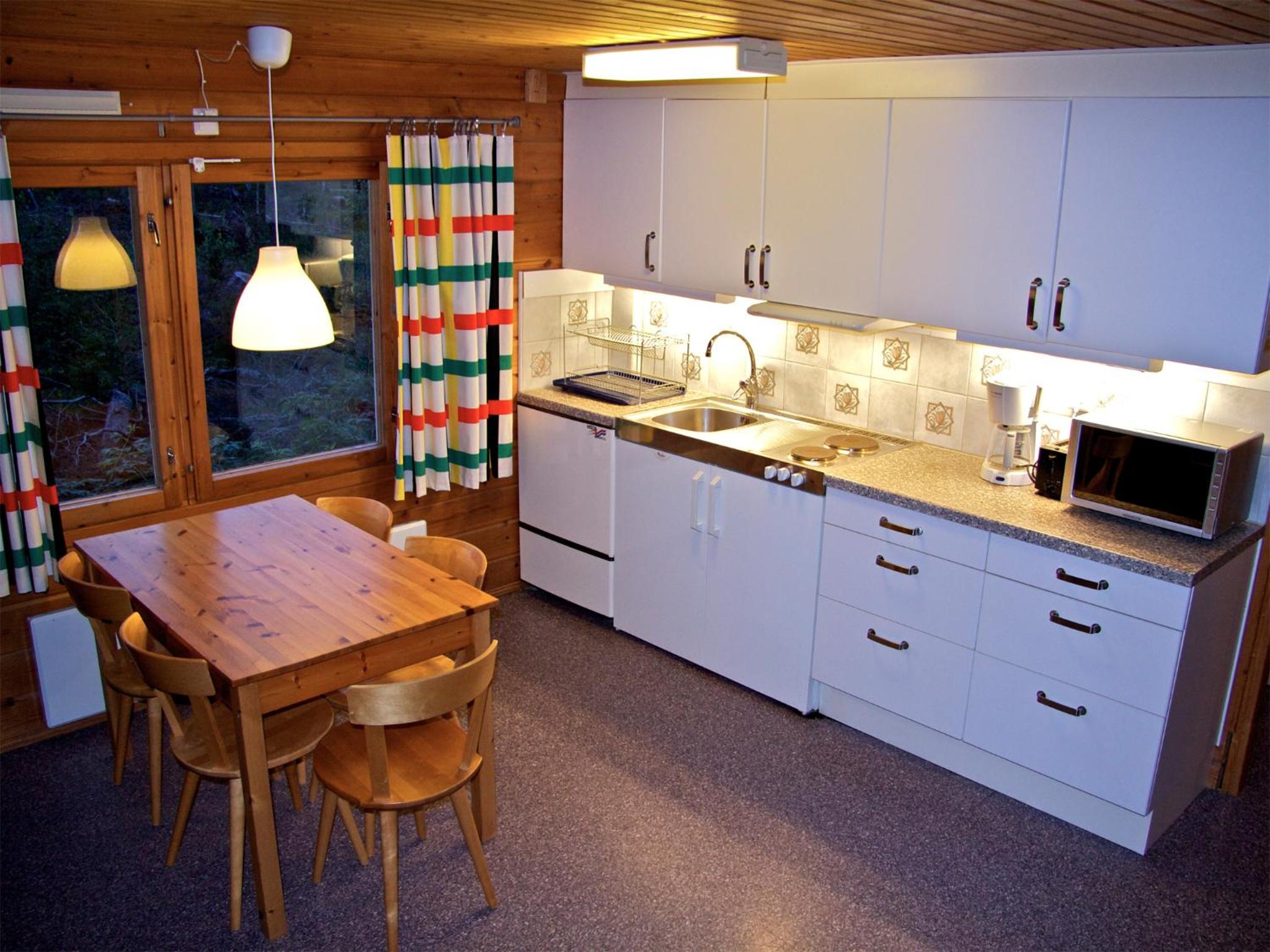 One-Bedroom Cottage (4 Adults) - No Pets - Photo 4