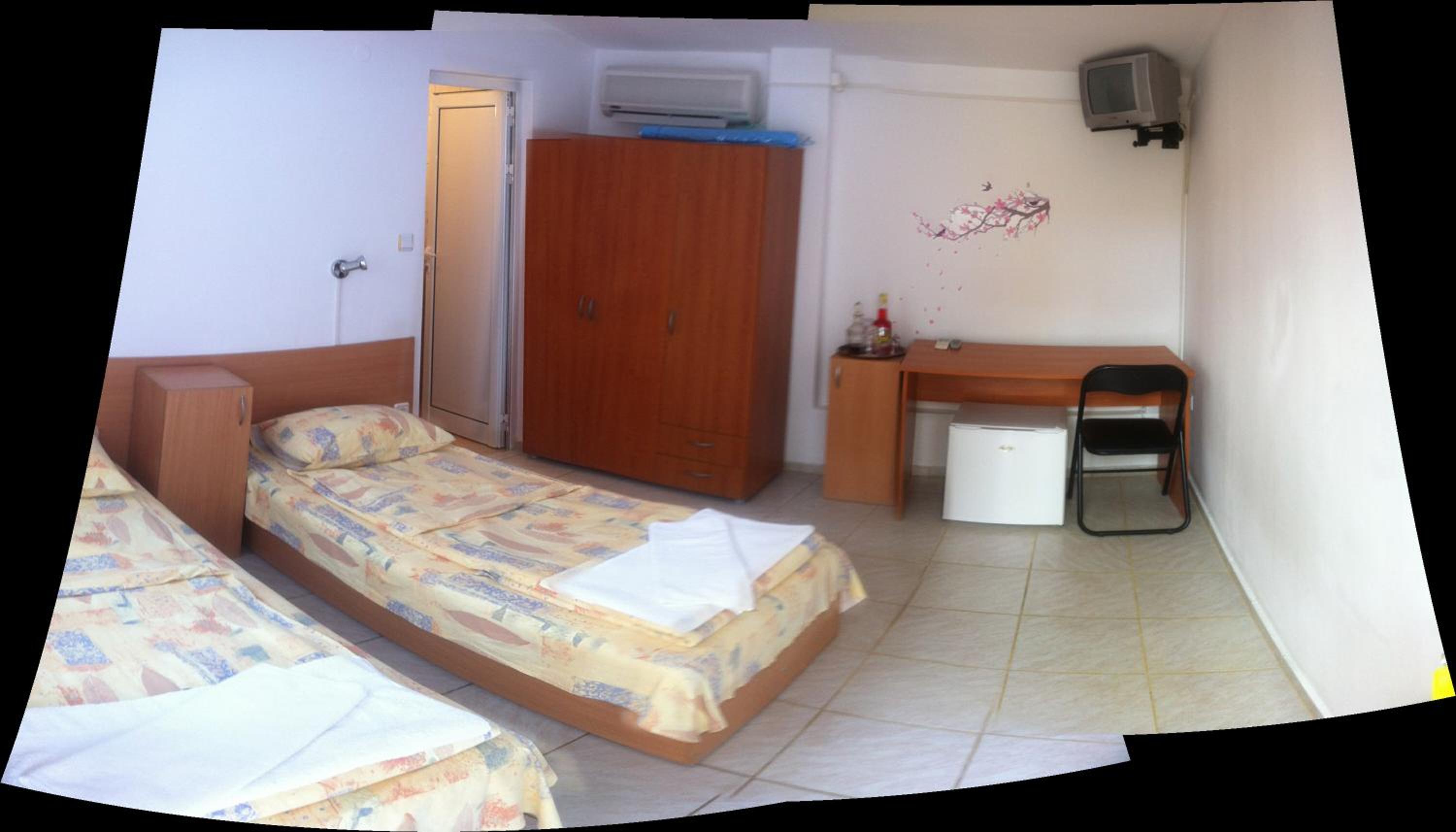 Double Room - Photo 11