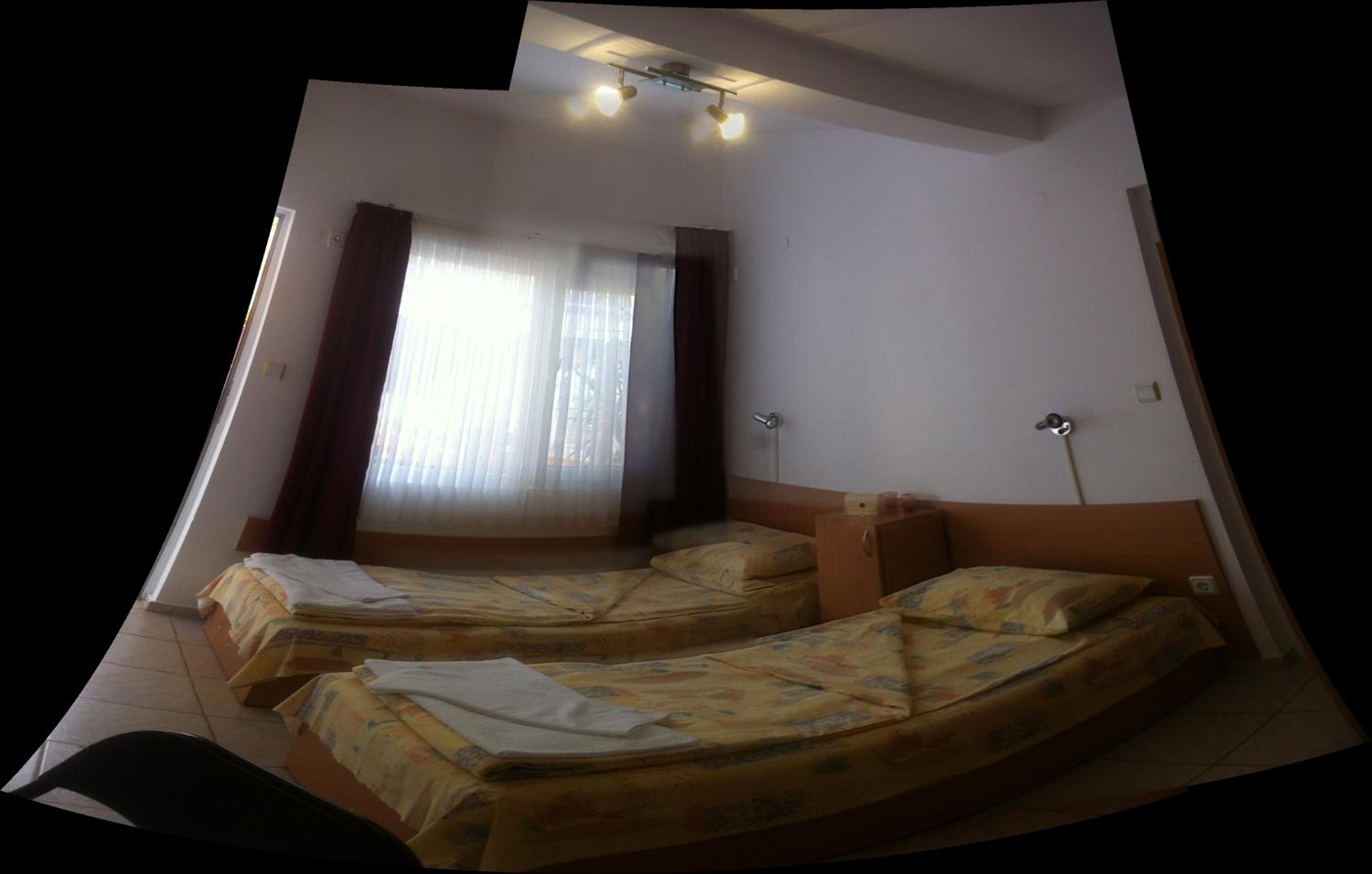 Double Room - Photo 12