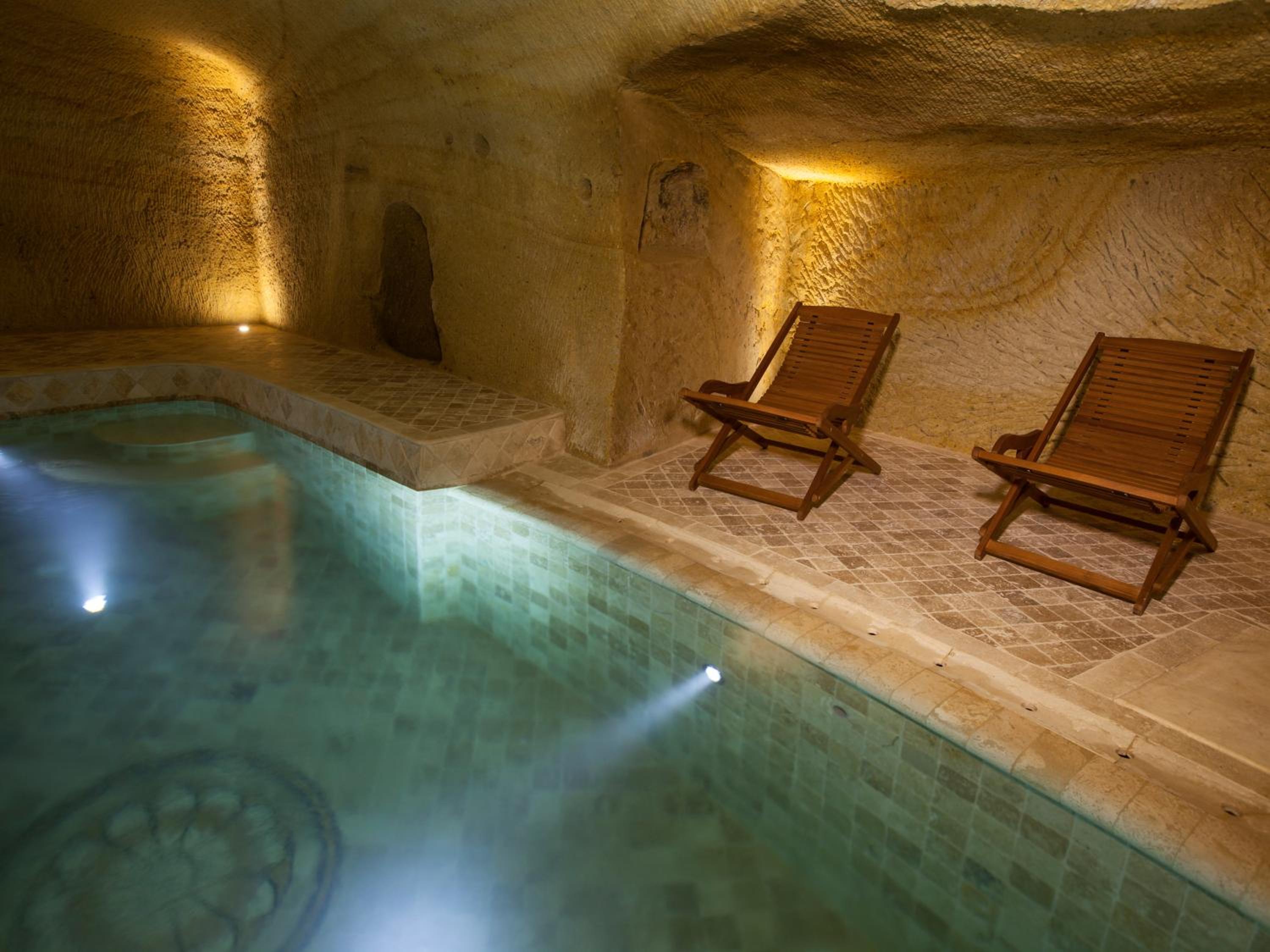 Royal Cave & Pool Suite - Photo 5