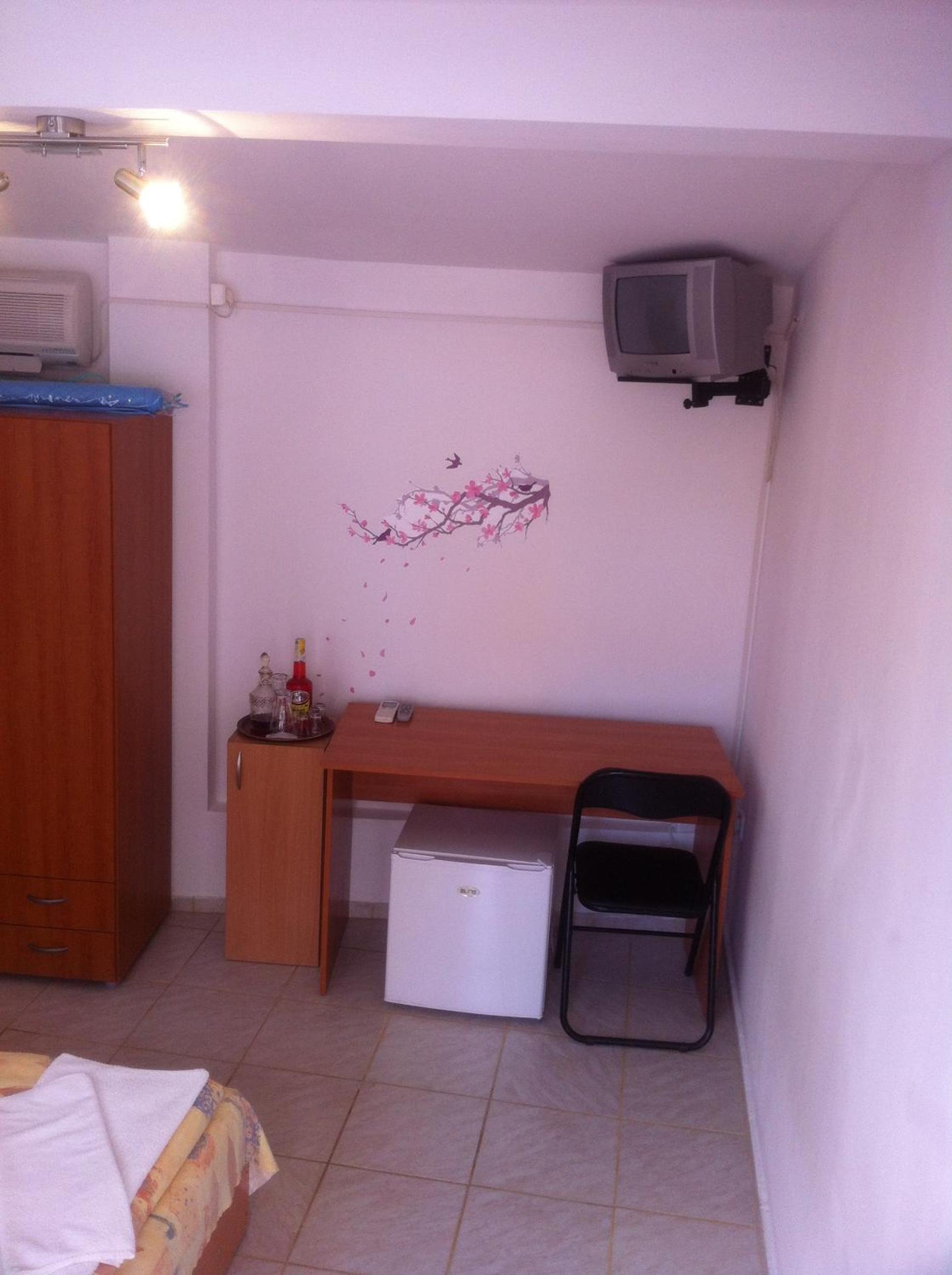 Double Room - Photo 14
