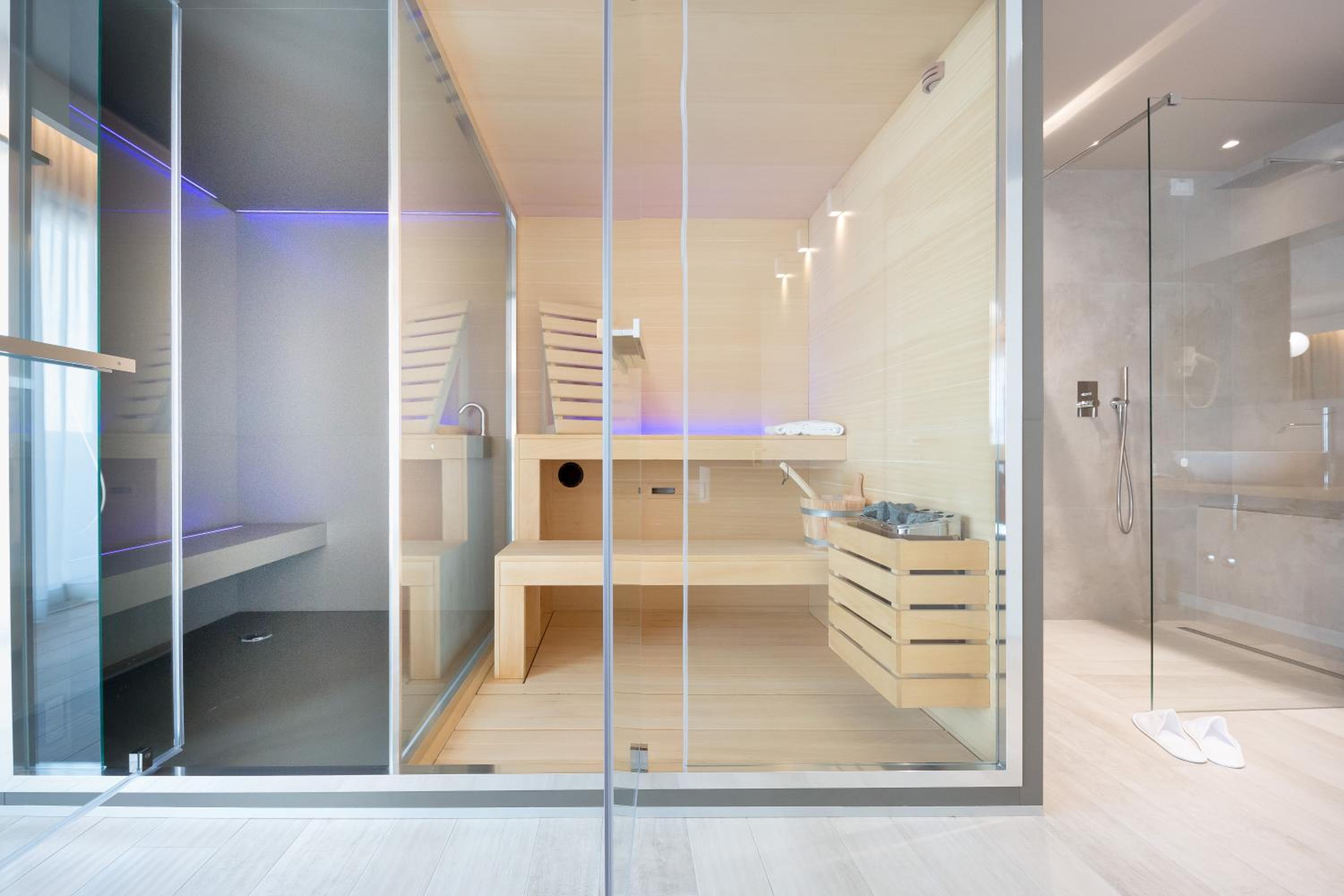 Junior Suite with Private Spa - Photo 6