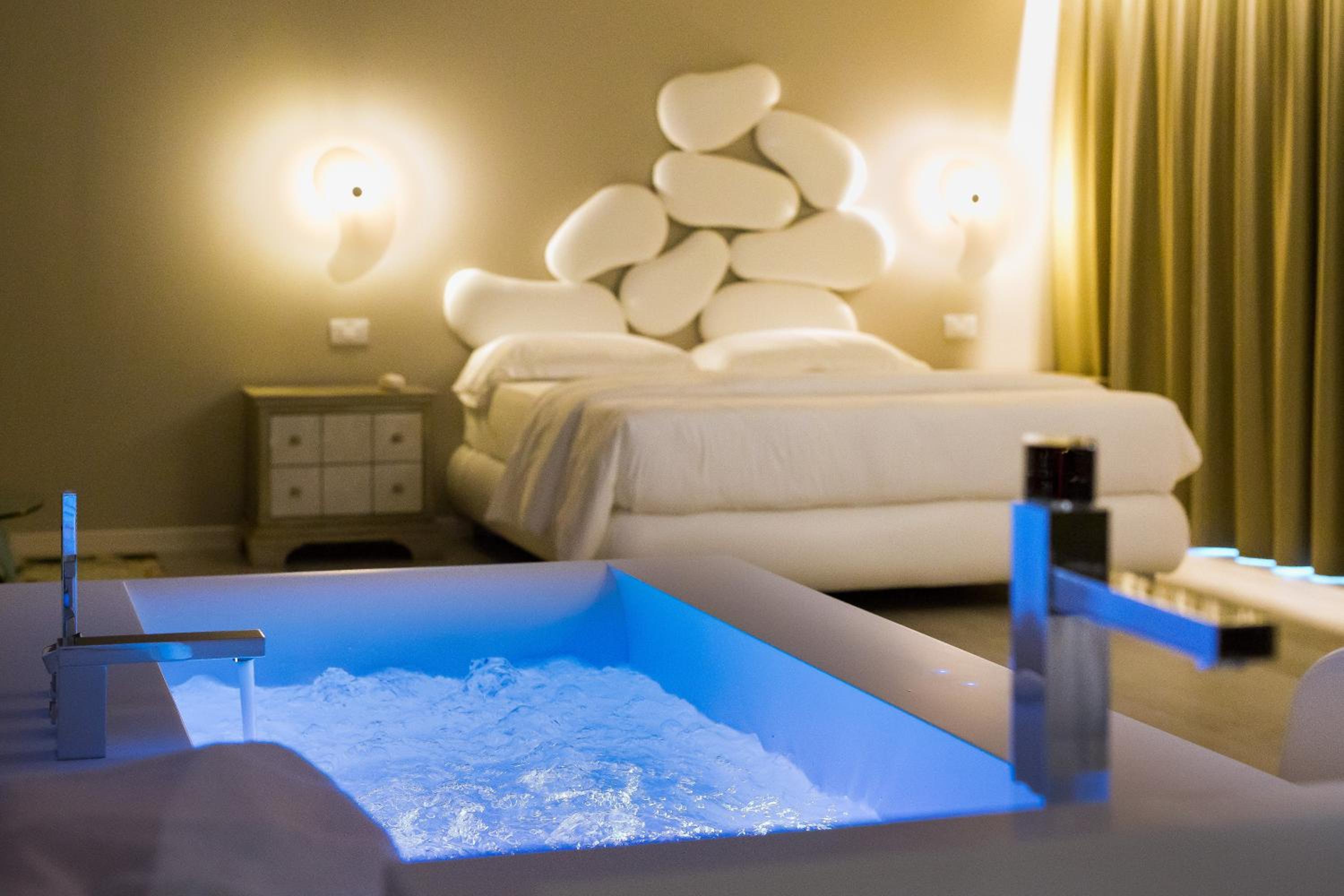 Junior Suite with Private Spa - Photo 1