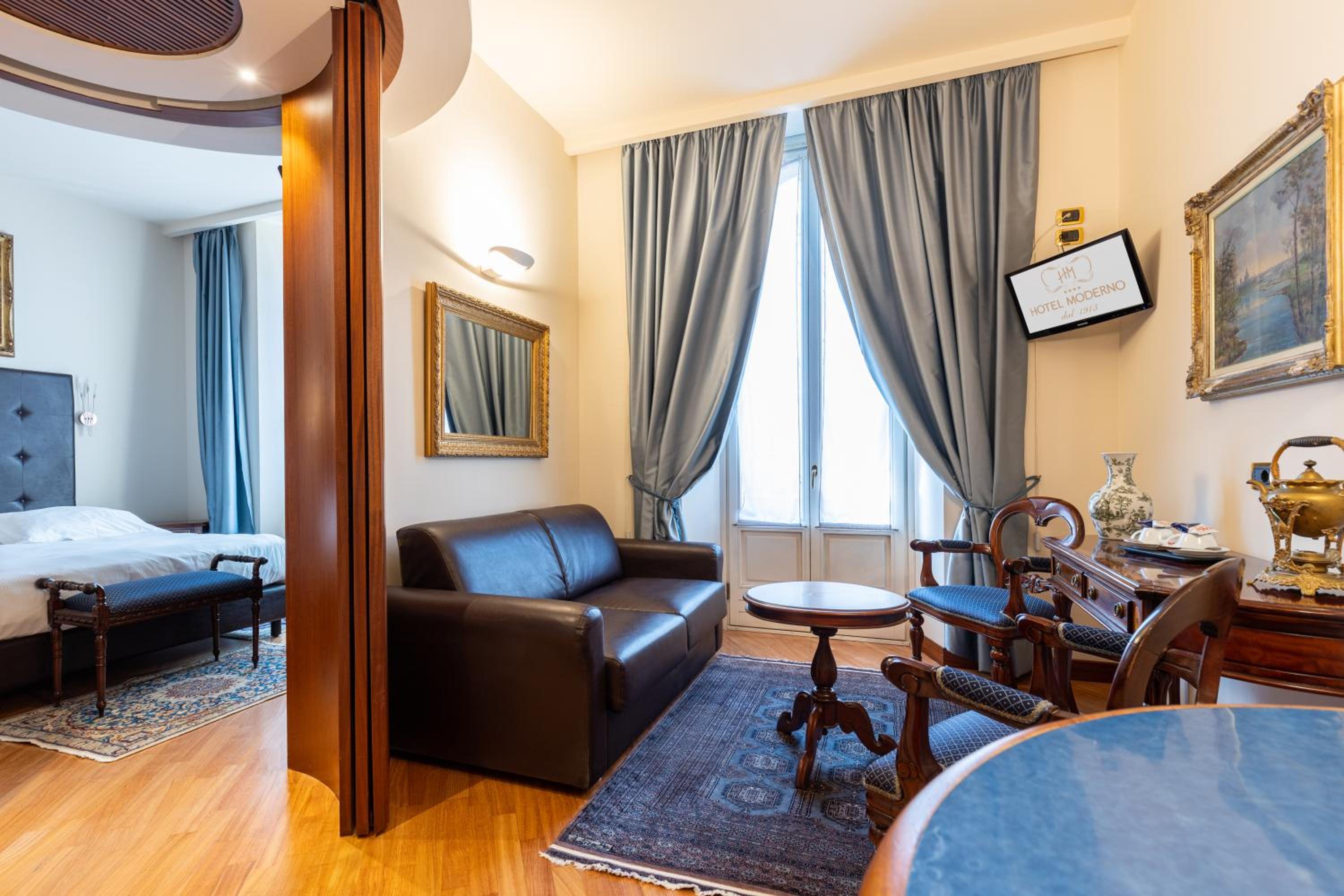 Suite - Photo 12