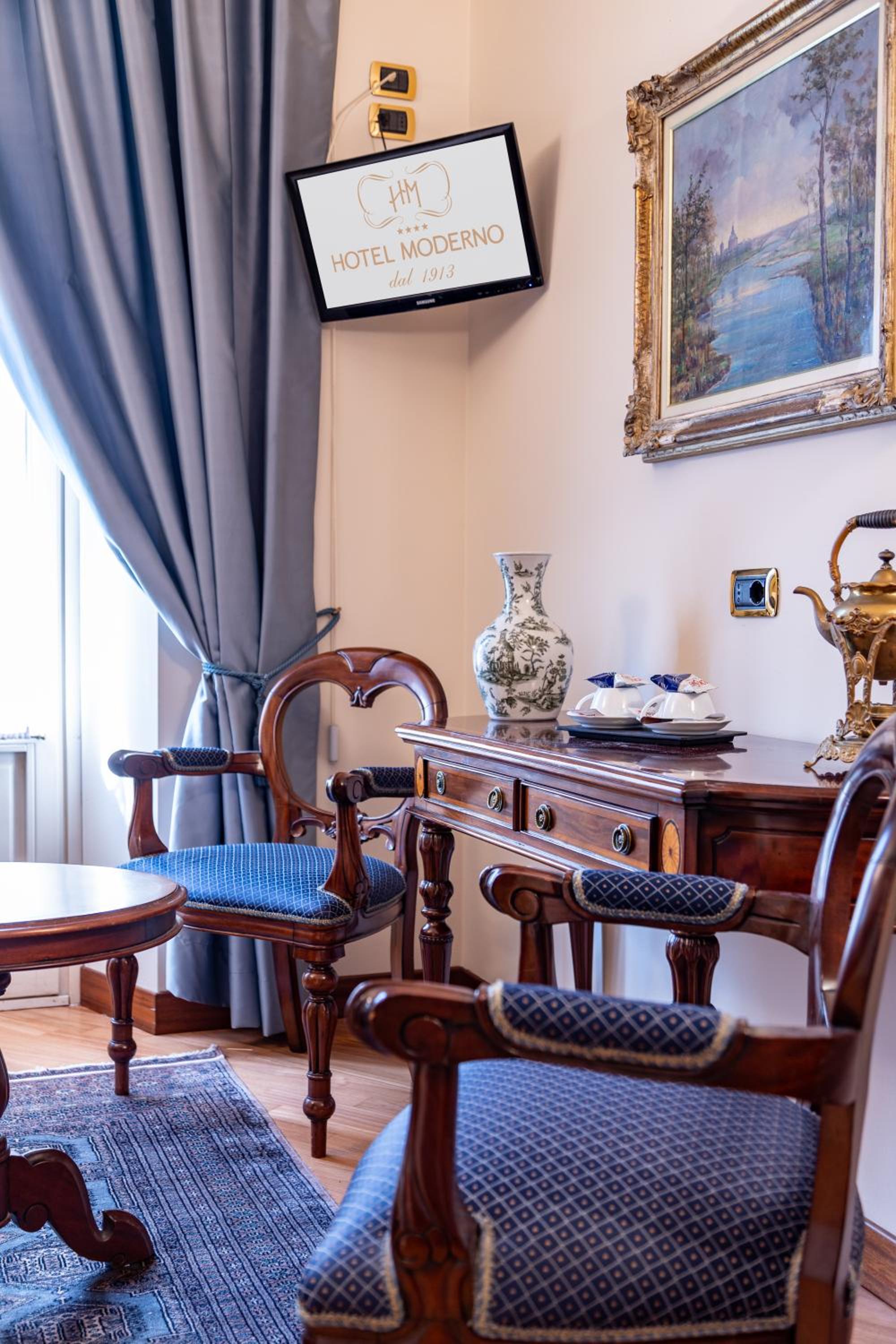 Suite - Photo 10