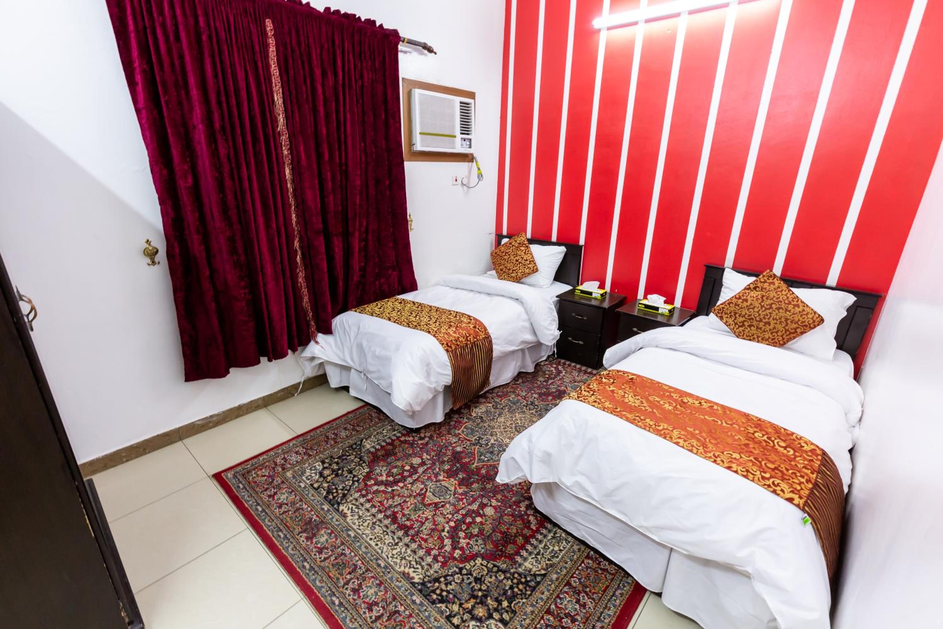 Double or Twin Room with Private Bathroom photo 3