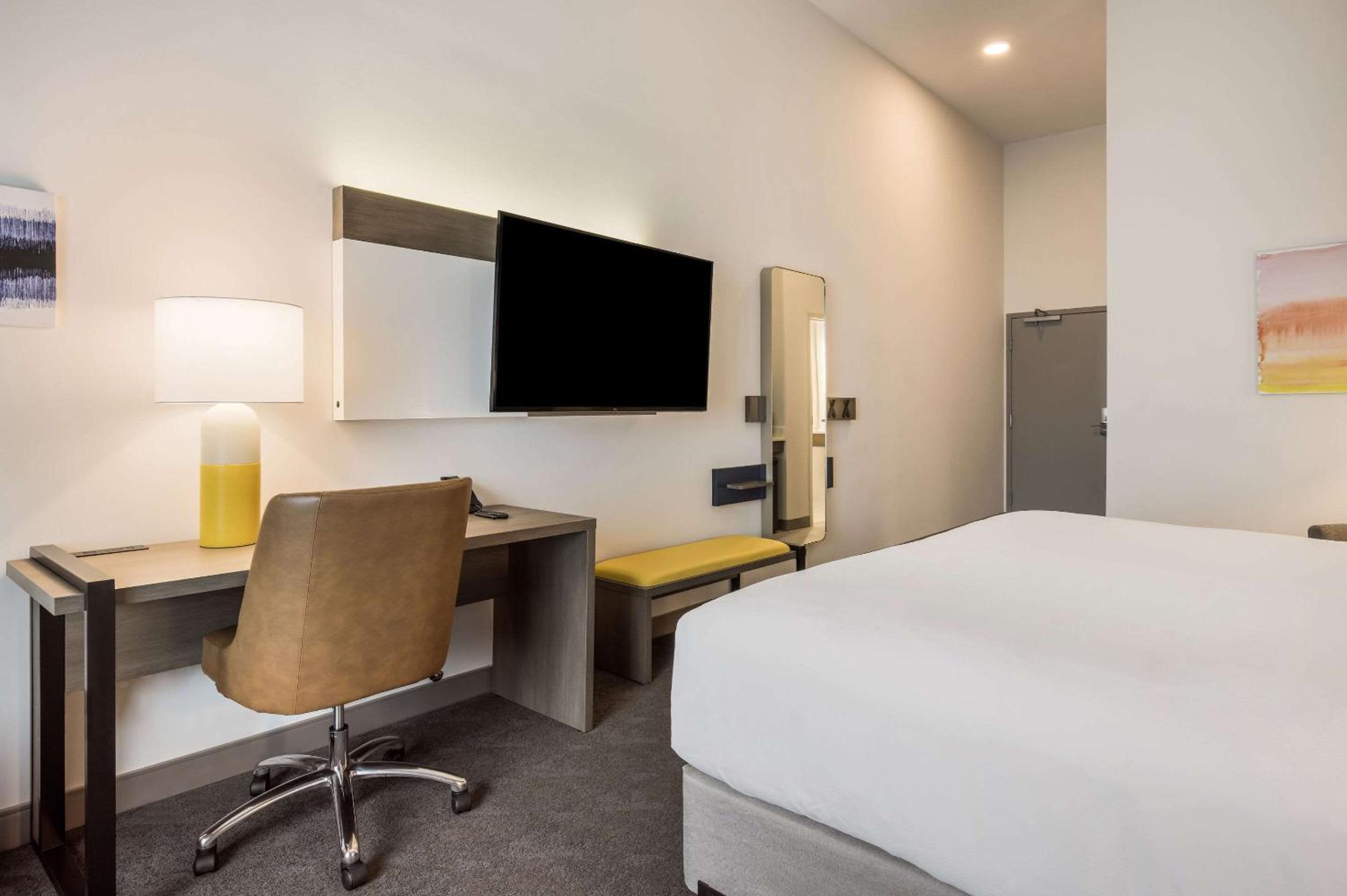 King Room - Accessible/Non Smoking/Pet Friendly photo 1