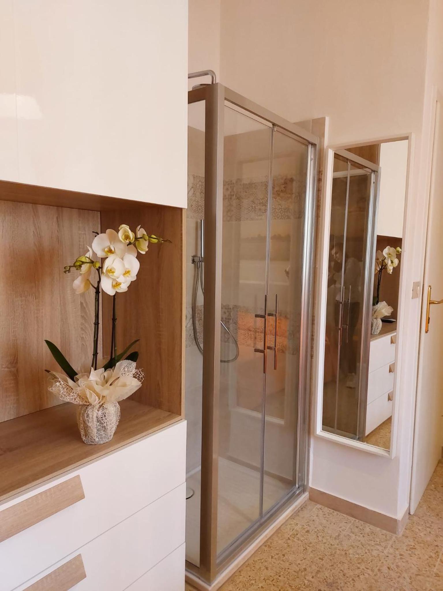 Double or Twin Room - Photo 4