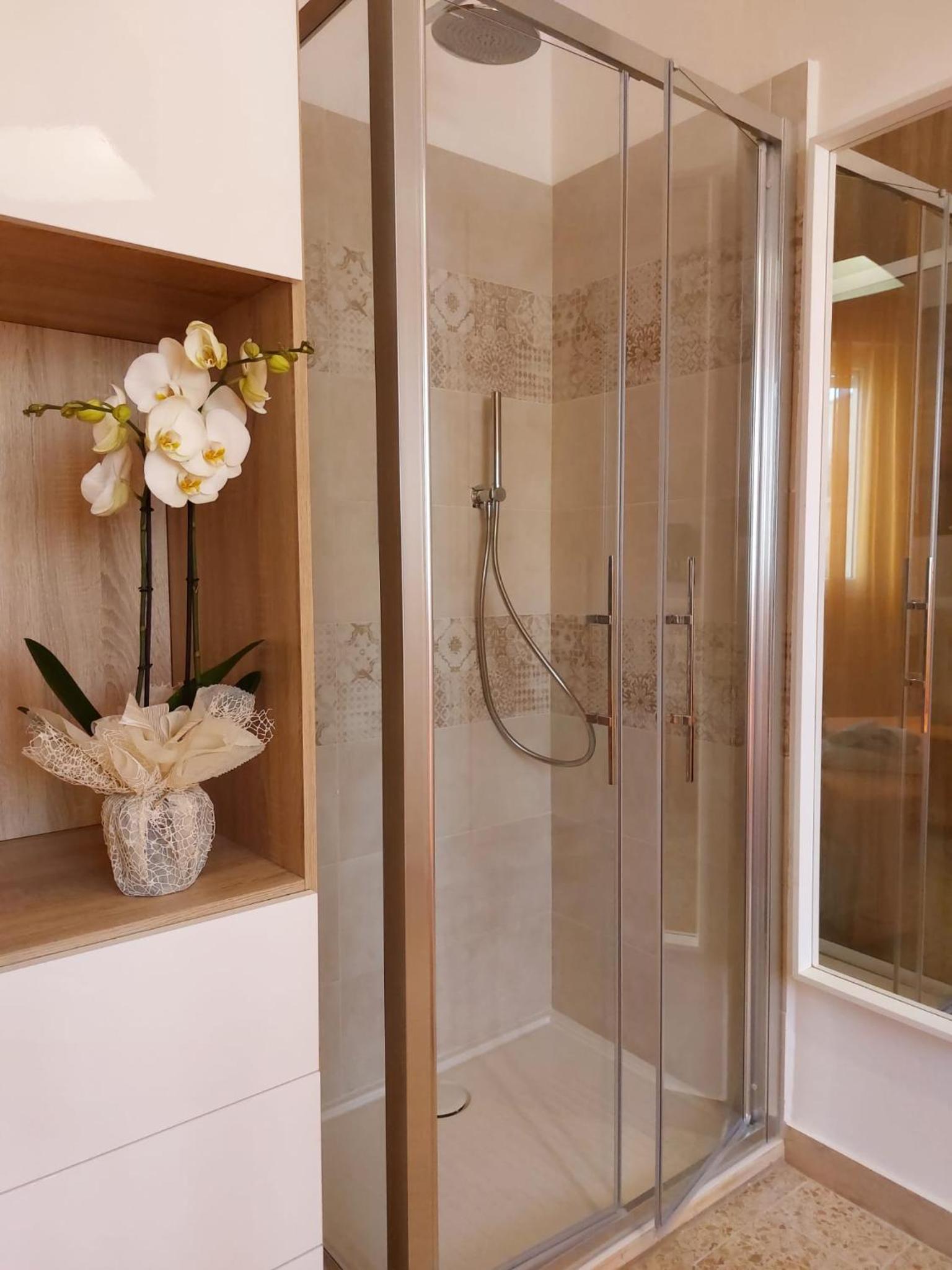 Standard Double Room - Photo 6