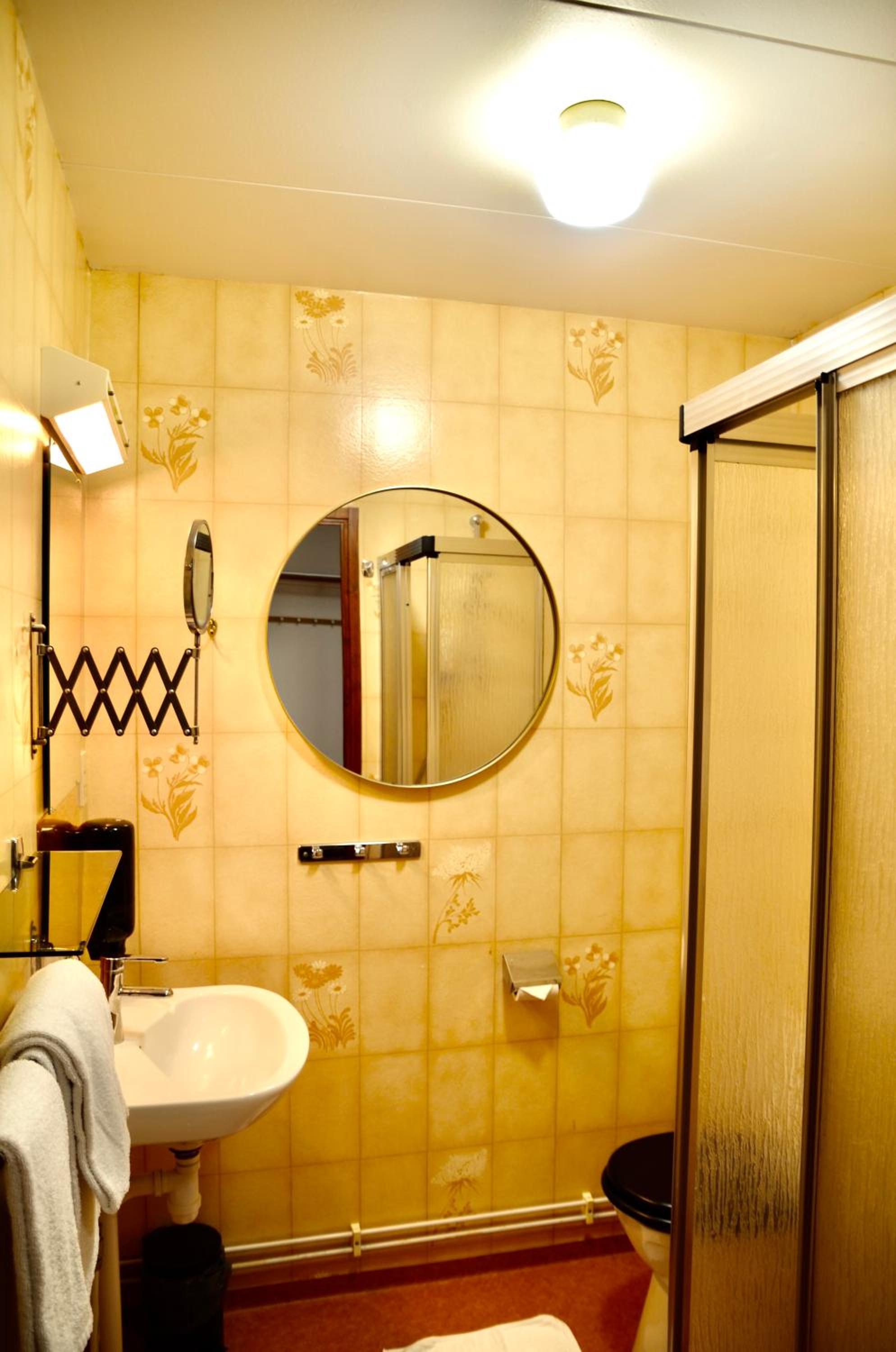 Twin Room - Photo 3