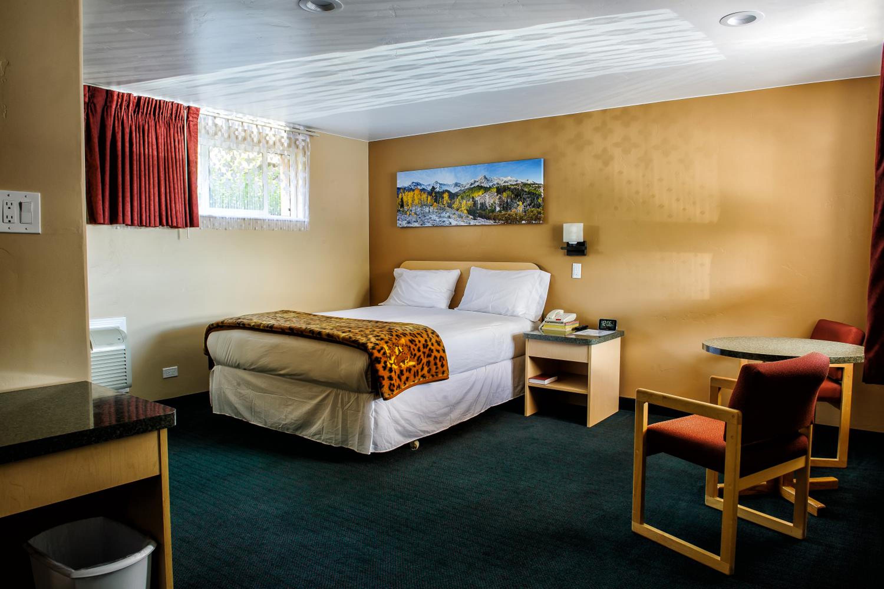 Queen Room - Photo 14