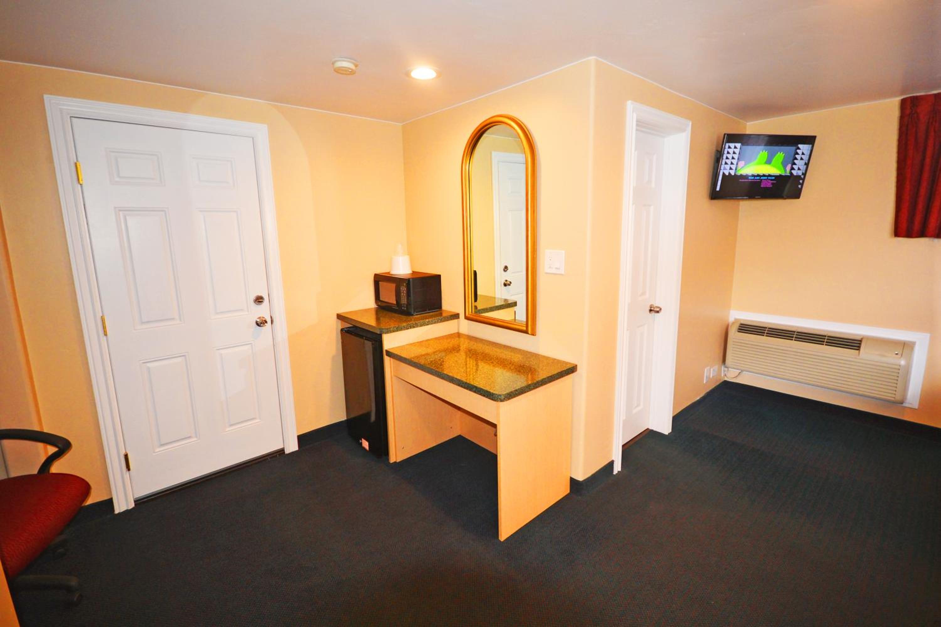 Queen Room - Photo 3