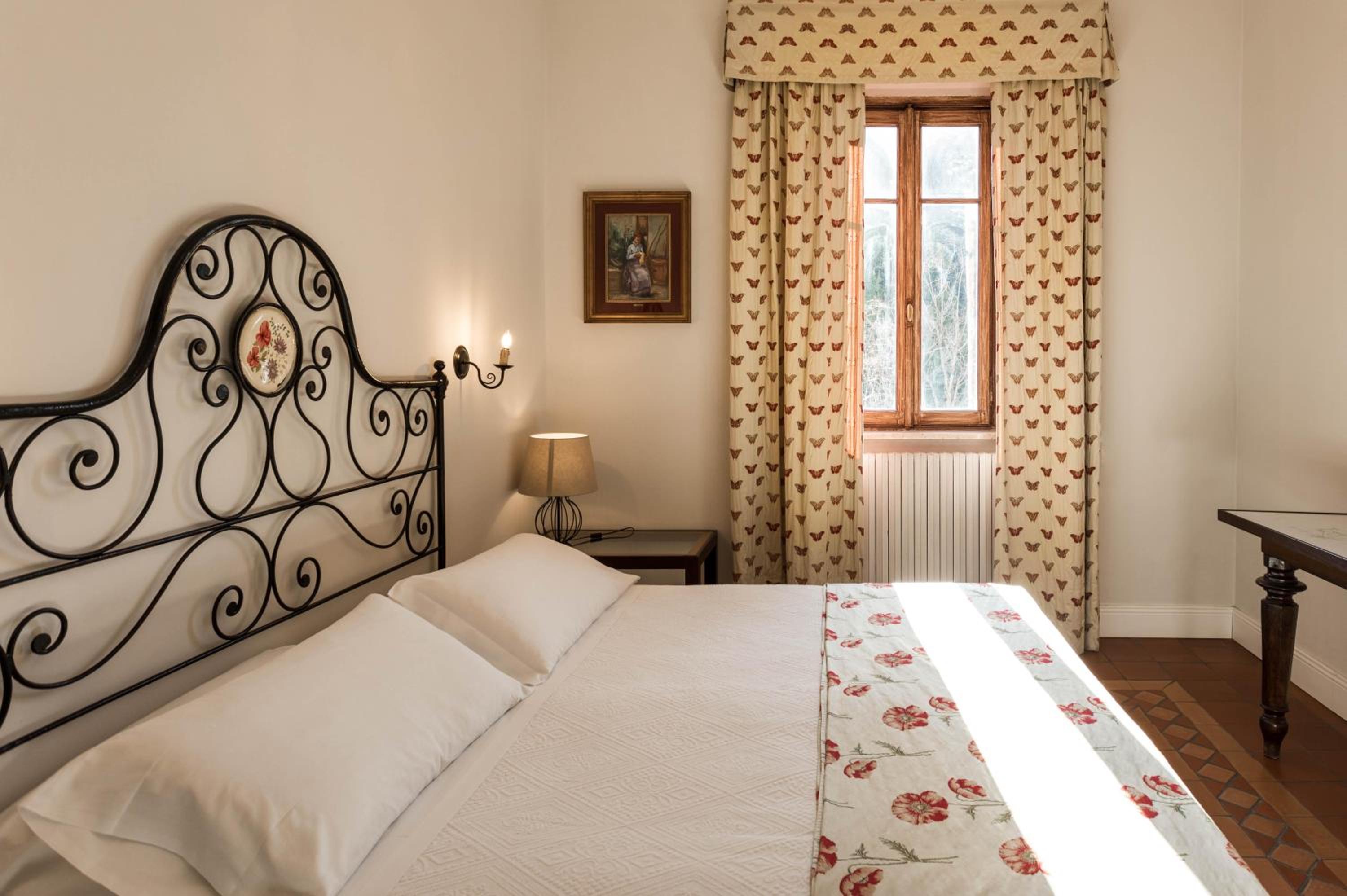 Double Room - Photo 5