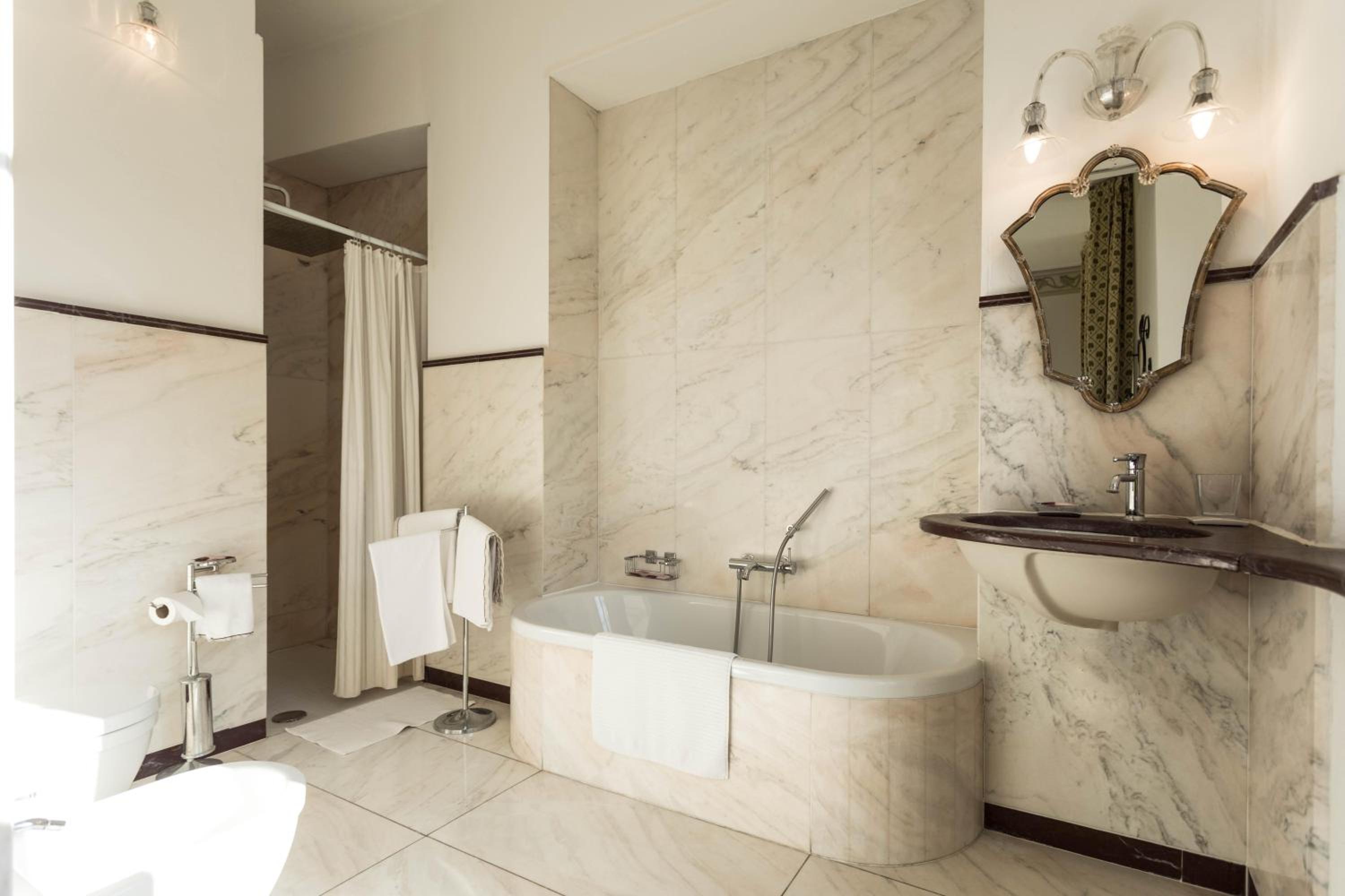 Double Room - Photo 2